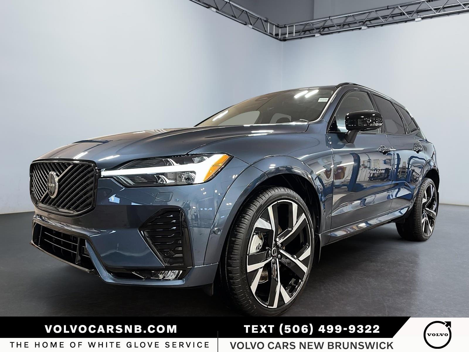 2026 Volvo XC60  B5 Ultra Dark Theme