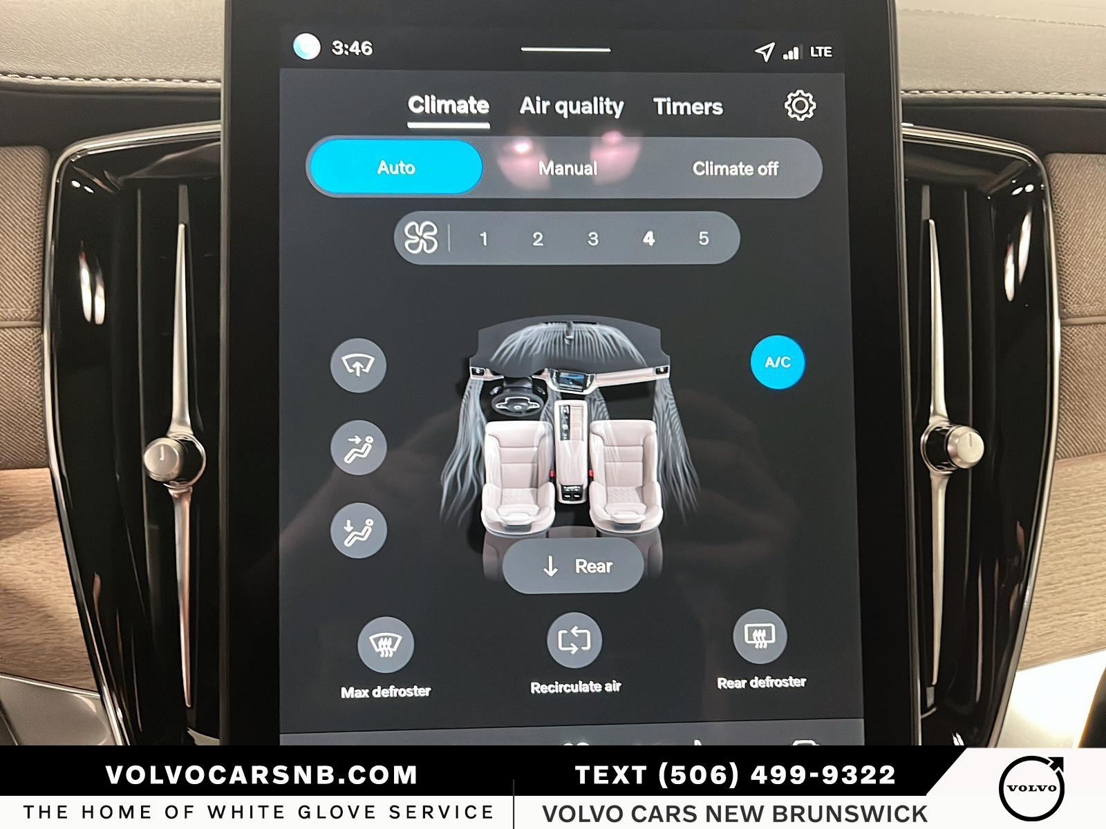 2026 Volvo XC90 B6 Ultra Bright Theme