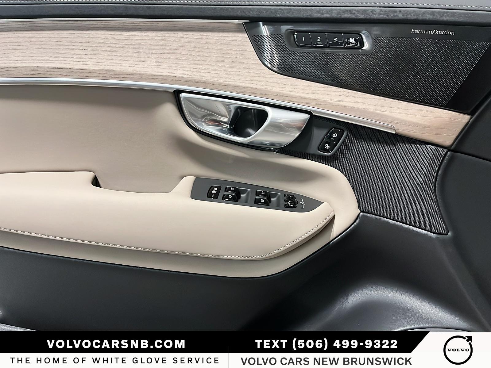 2026 Volvo XC90 B6 Ultra Bright Theme