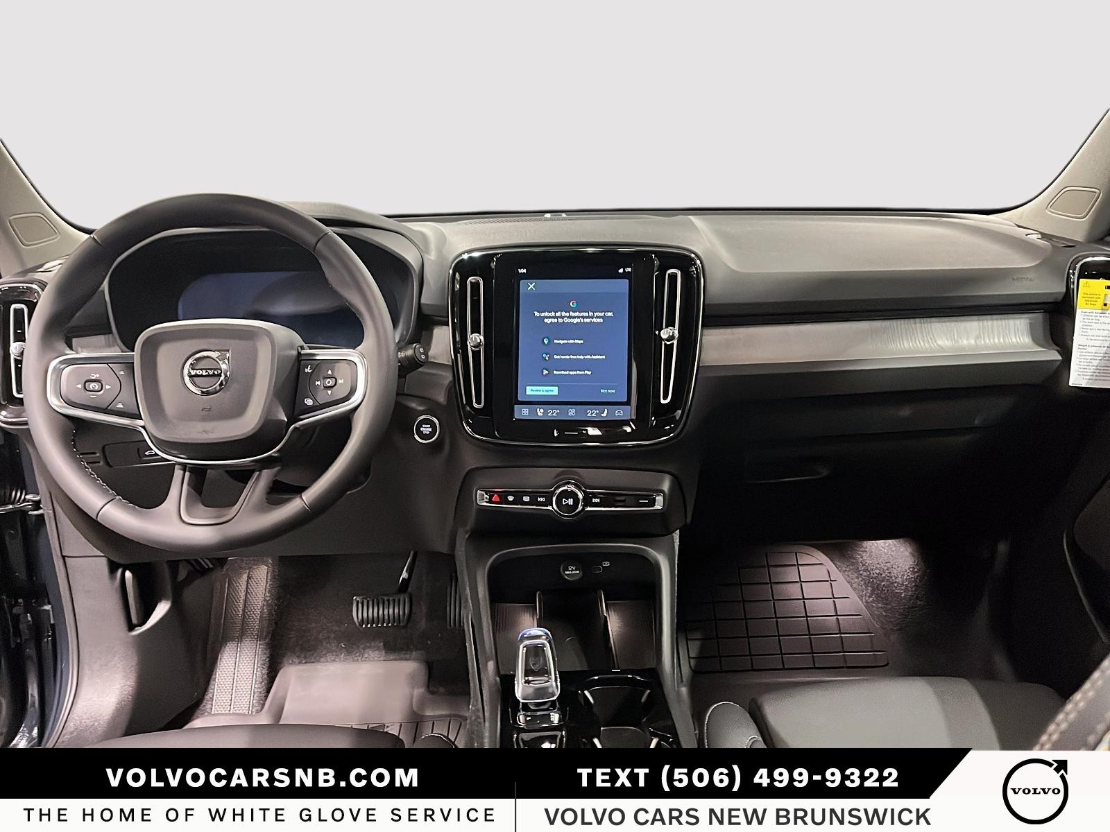 2026 Volvo XC40 B5 Ultra Dark Theme