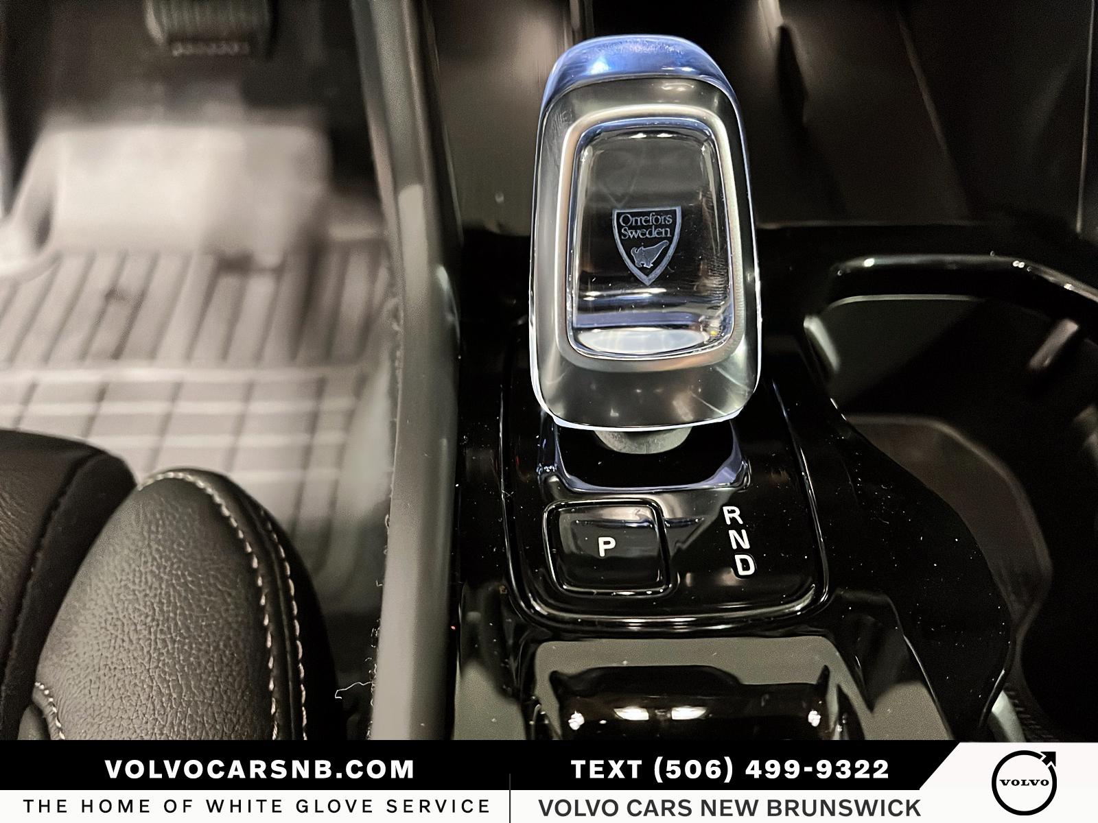 2026 Volvo XC40 B5 Ultra Dark Theme