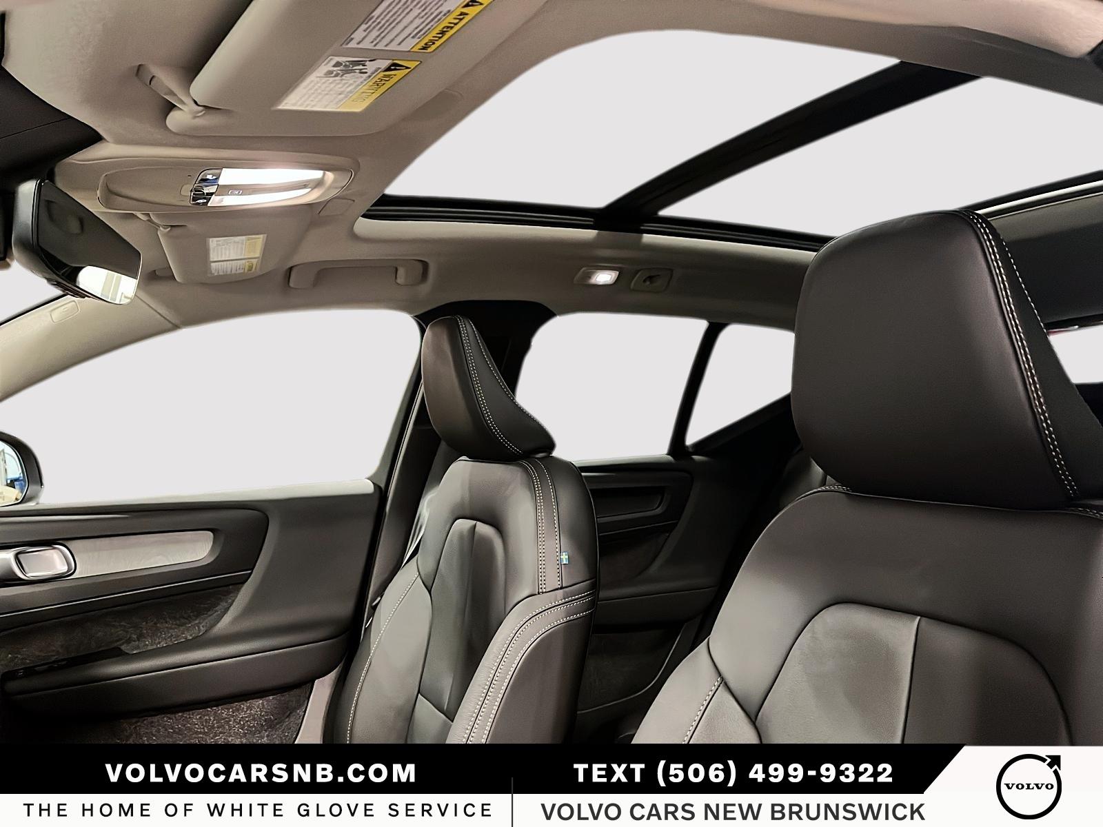 2026 Volvo XC40 B5 Ultra Dark Theme