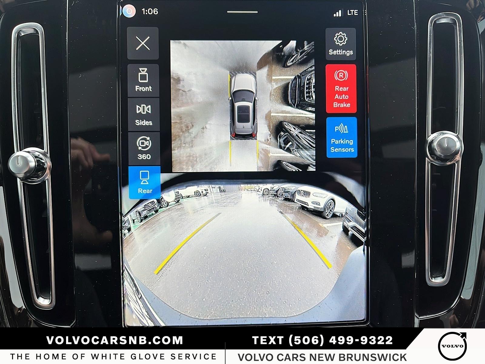 2026 Volvo XC40 B5 Ultra Dark Theme