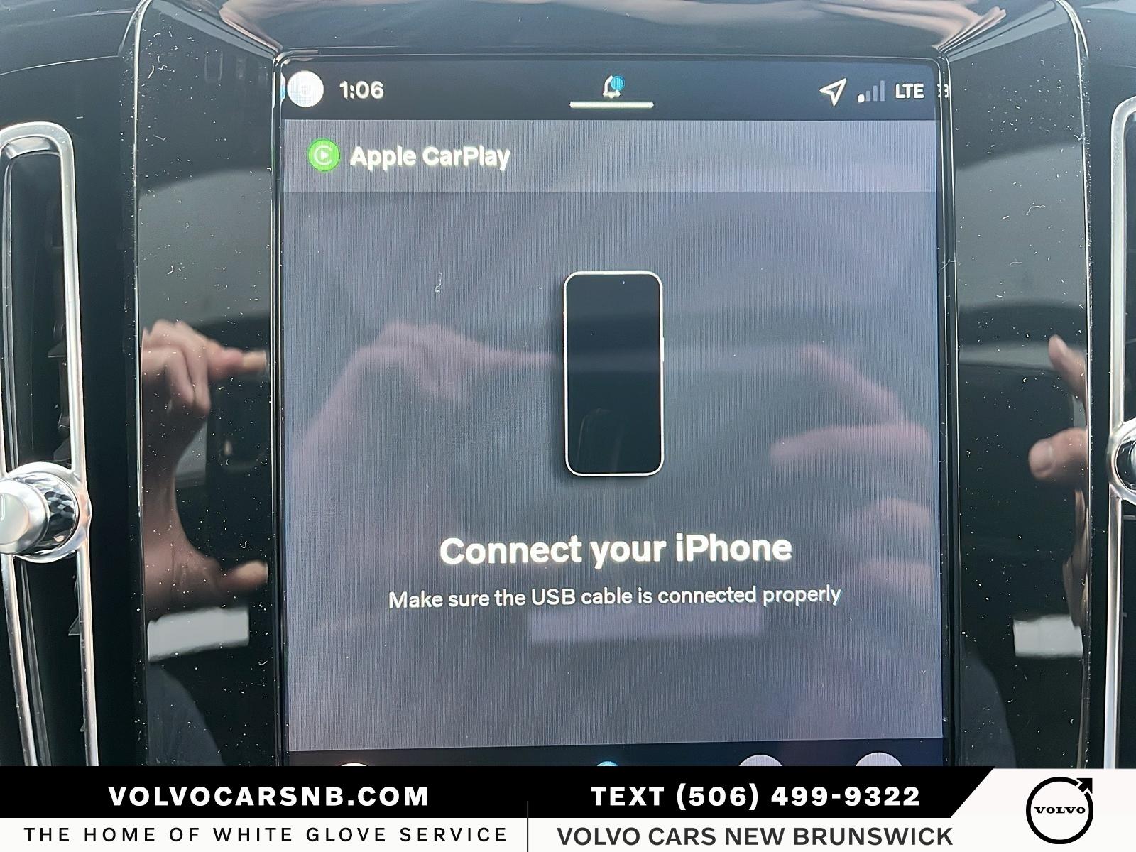 2026 Volvo XC40 B5 Ultra Dark Theme