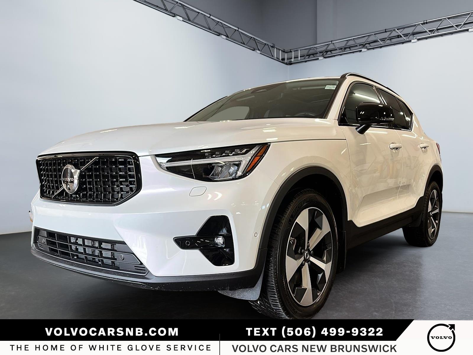 2026 Volvo XC40  B5 Plus Dark Theme