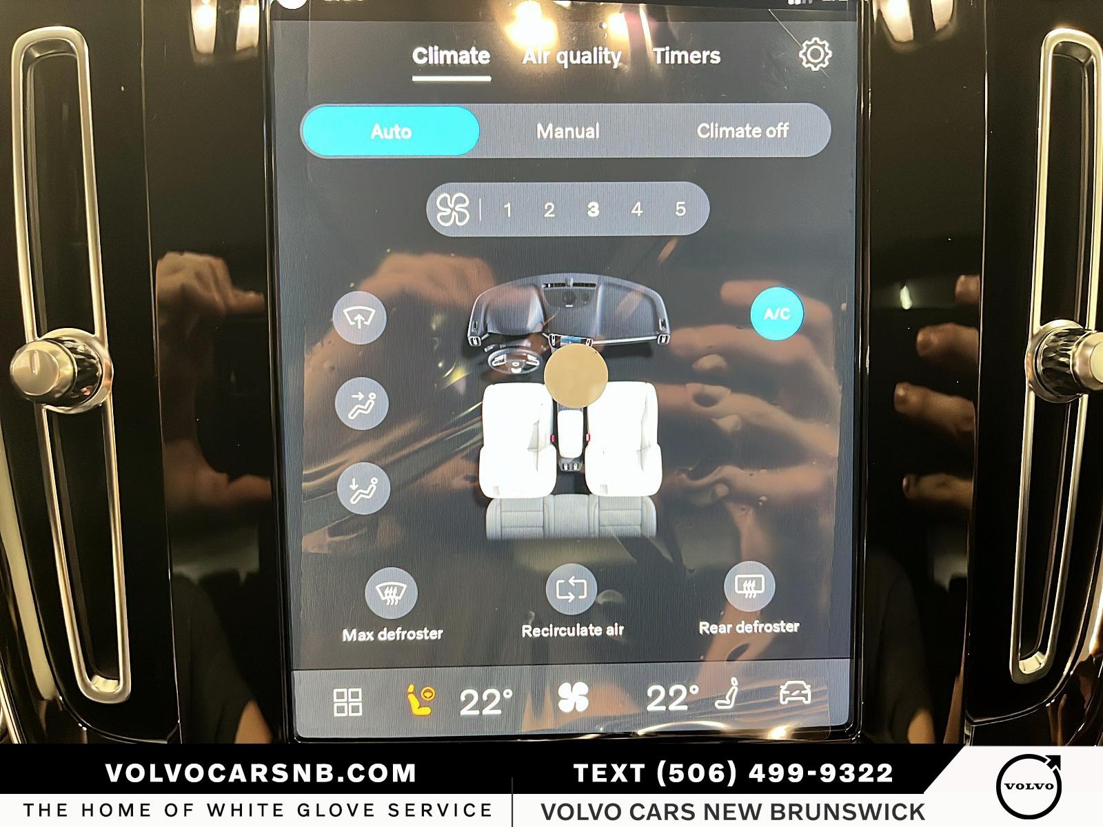 2026 Volvo XC40 B5 Plus Dark Theme