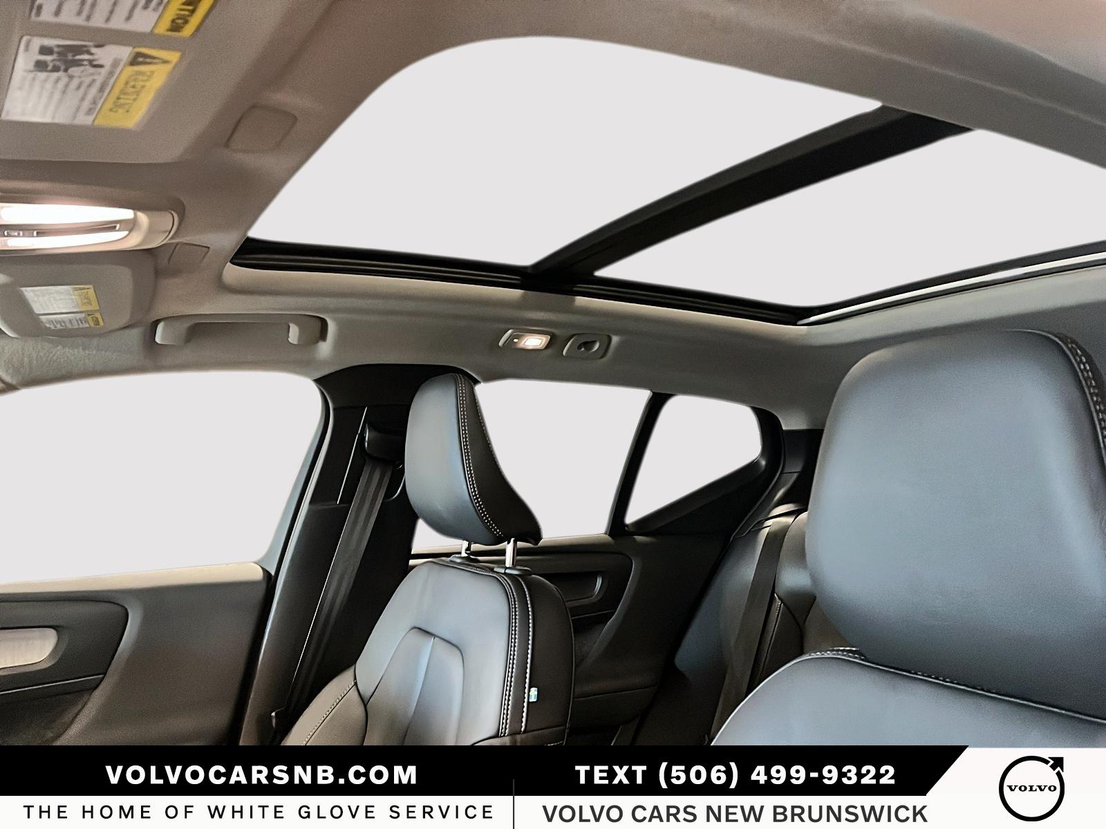 2026 Volvo XC40 B5 Plus Dark Theme