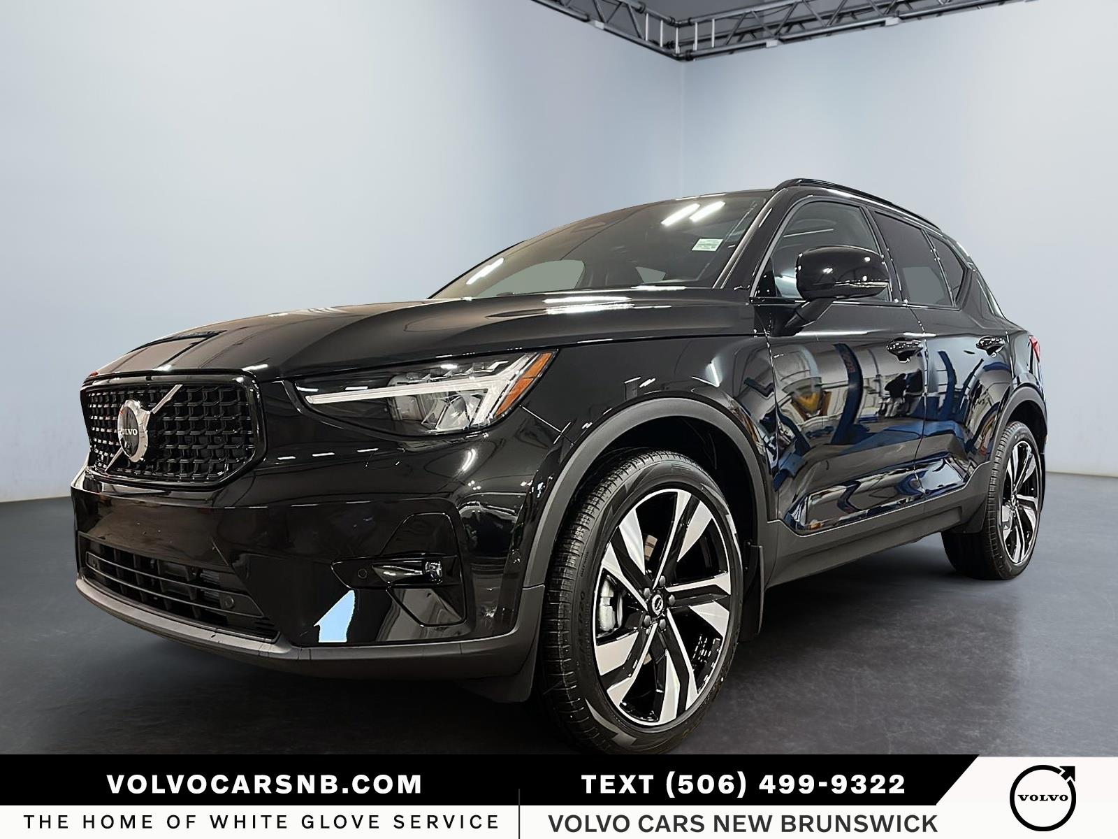 2026 Volvo XC40  B5 Plus Dark Theme