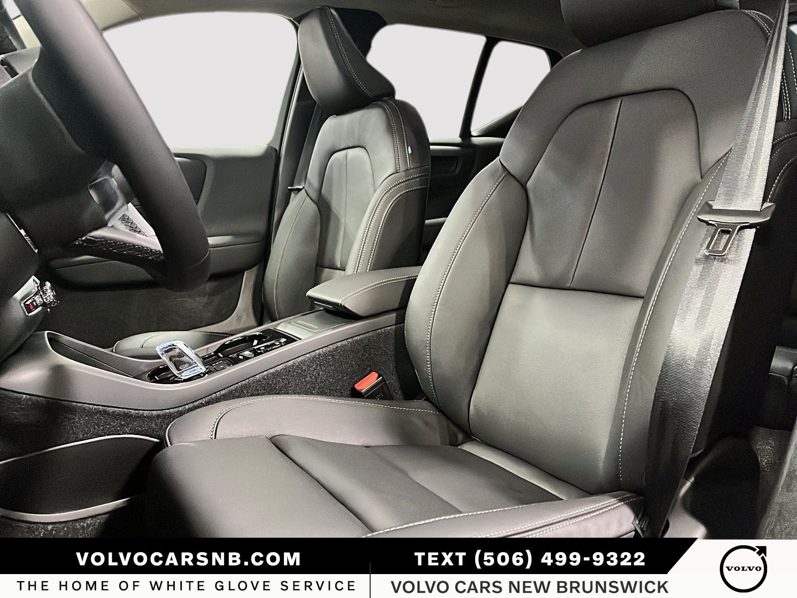 2026 Volvo XC40 B5 Plus Dark Theme