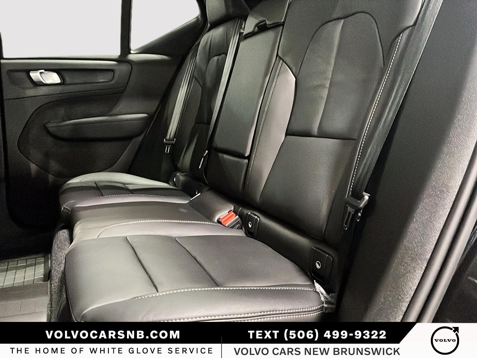 2026 Volvo XC40 B5 Plus Dark Theme