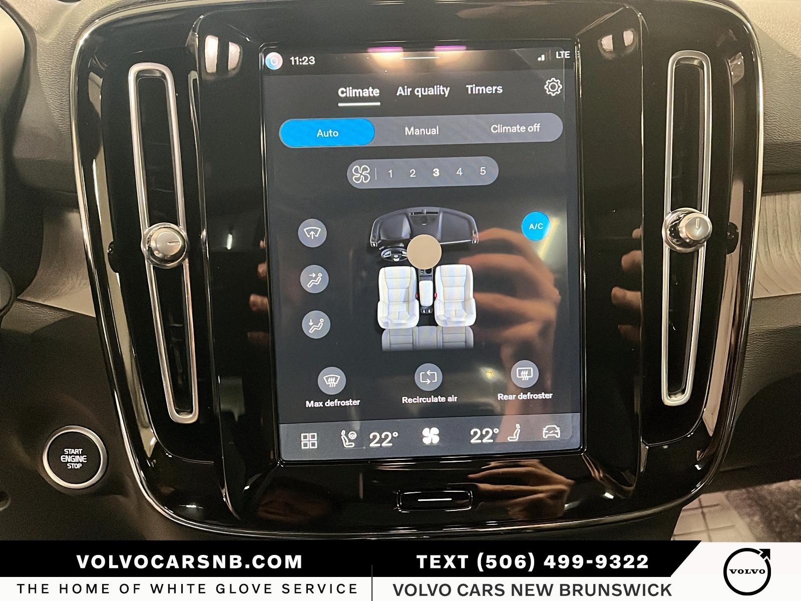 2026 Volvo XC40 B5 Plus Dark Theme