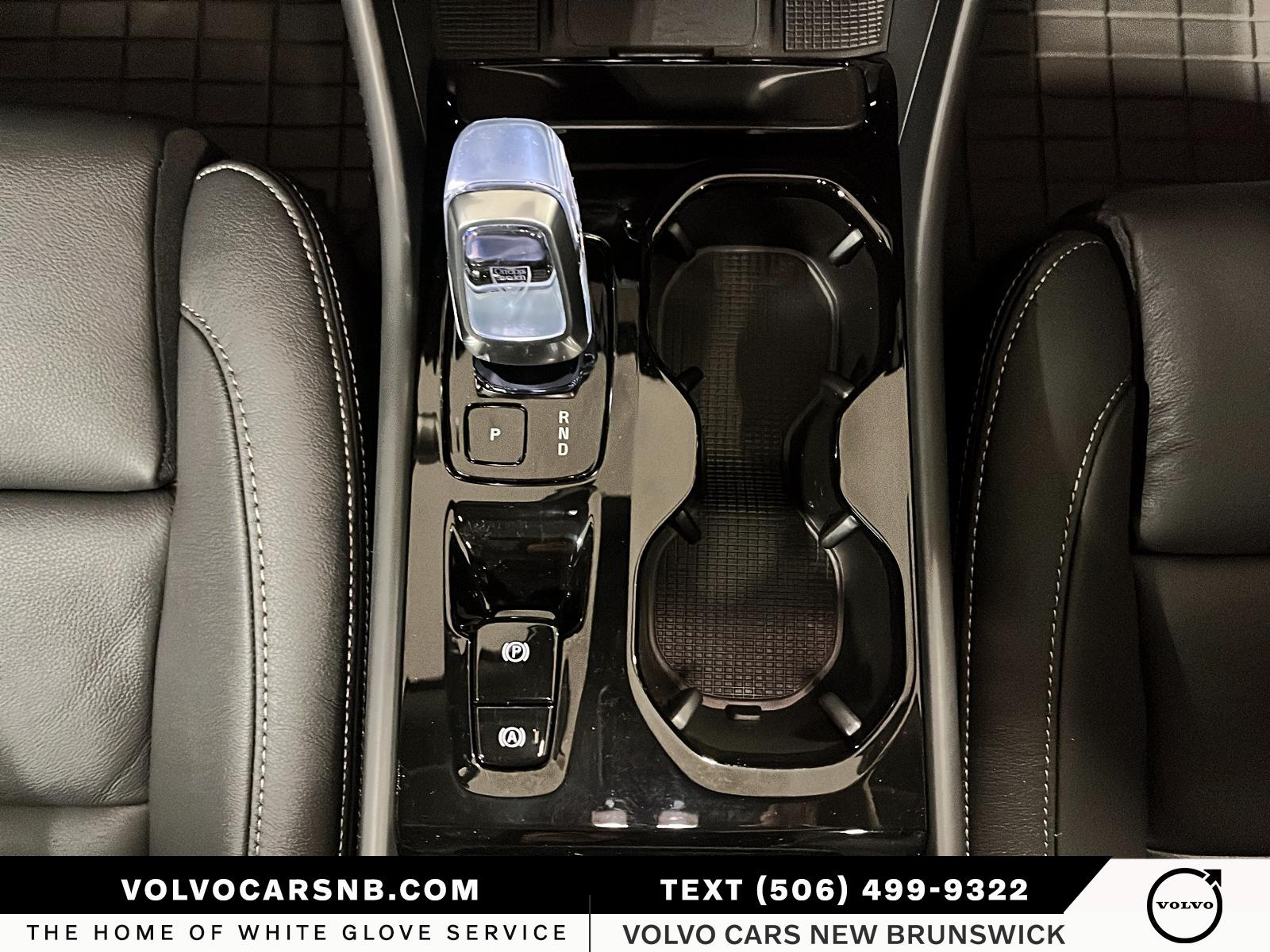 2026 Volvo XC40 B5 Plus Dark Theme