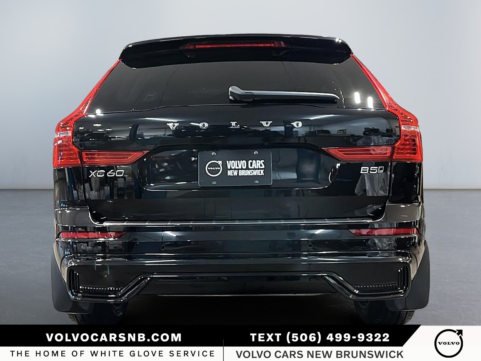 2025 Volvo XC60 B5 Plus Dark Theme