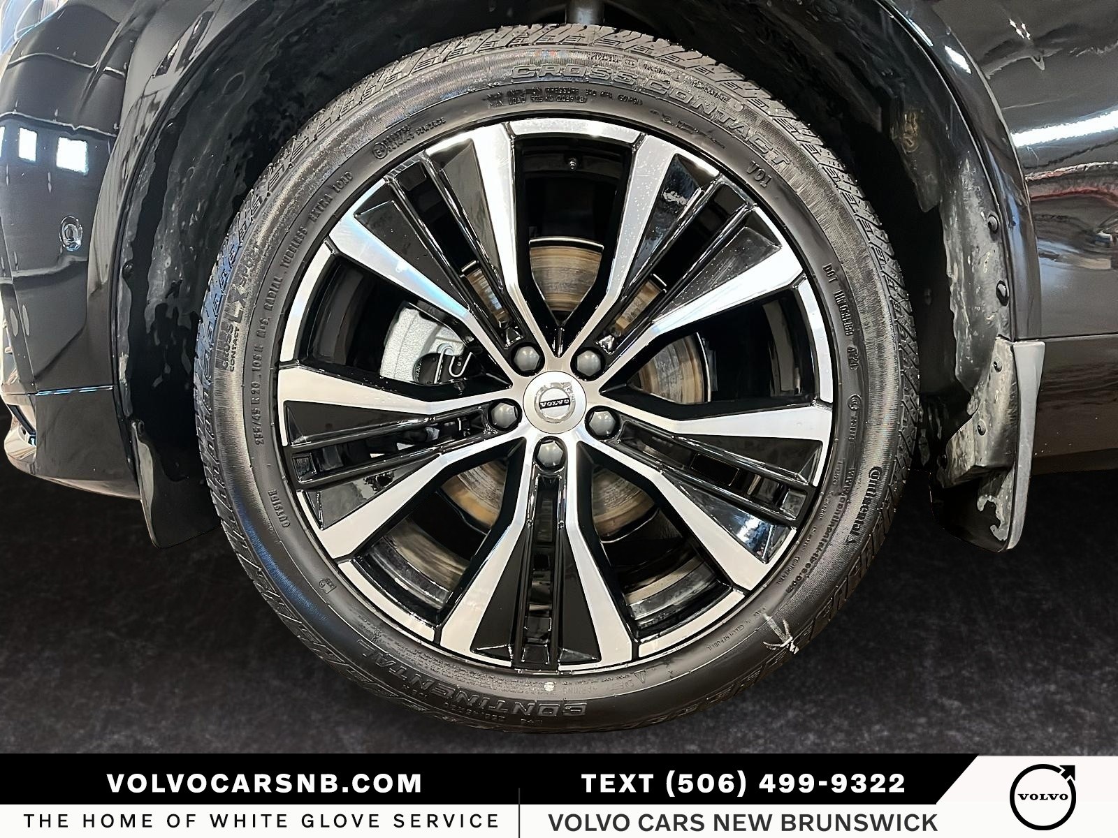 2025 Volvo XC60 B5 Plus Dark Theme