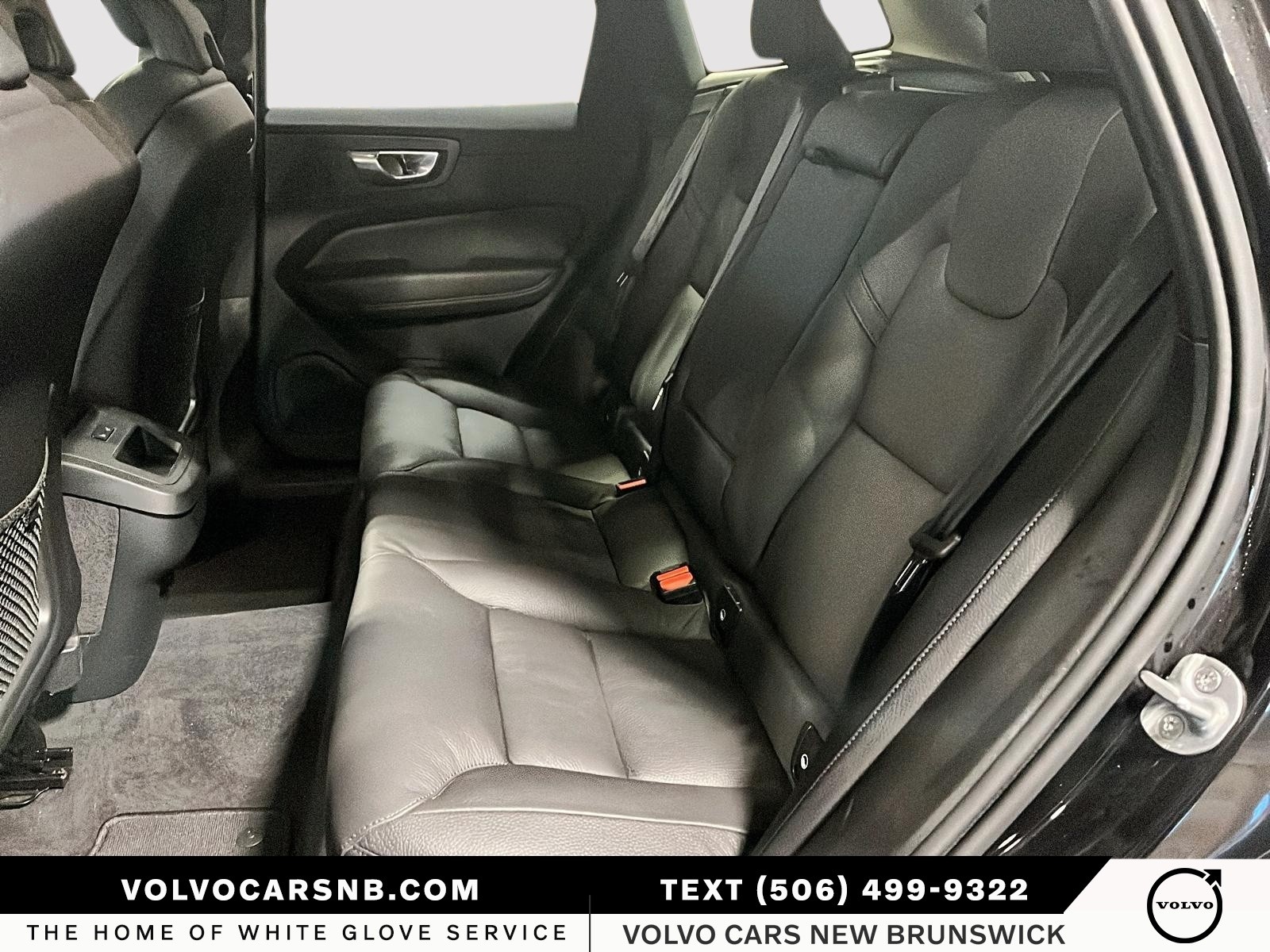 2025 Volvo XC60 B5 Plus Dark Theme