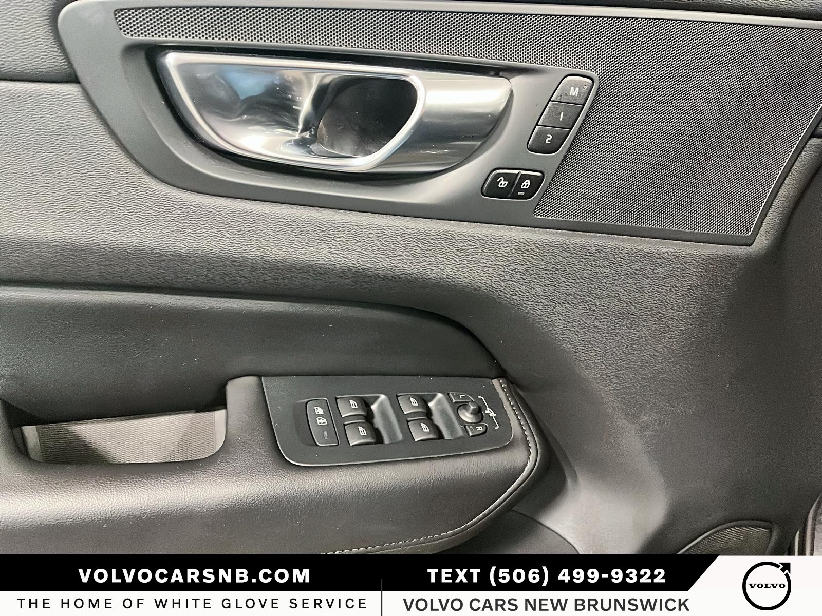 2025 Volvo XC60 B5 Plus Dark Theme