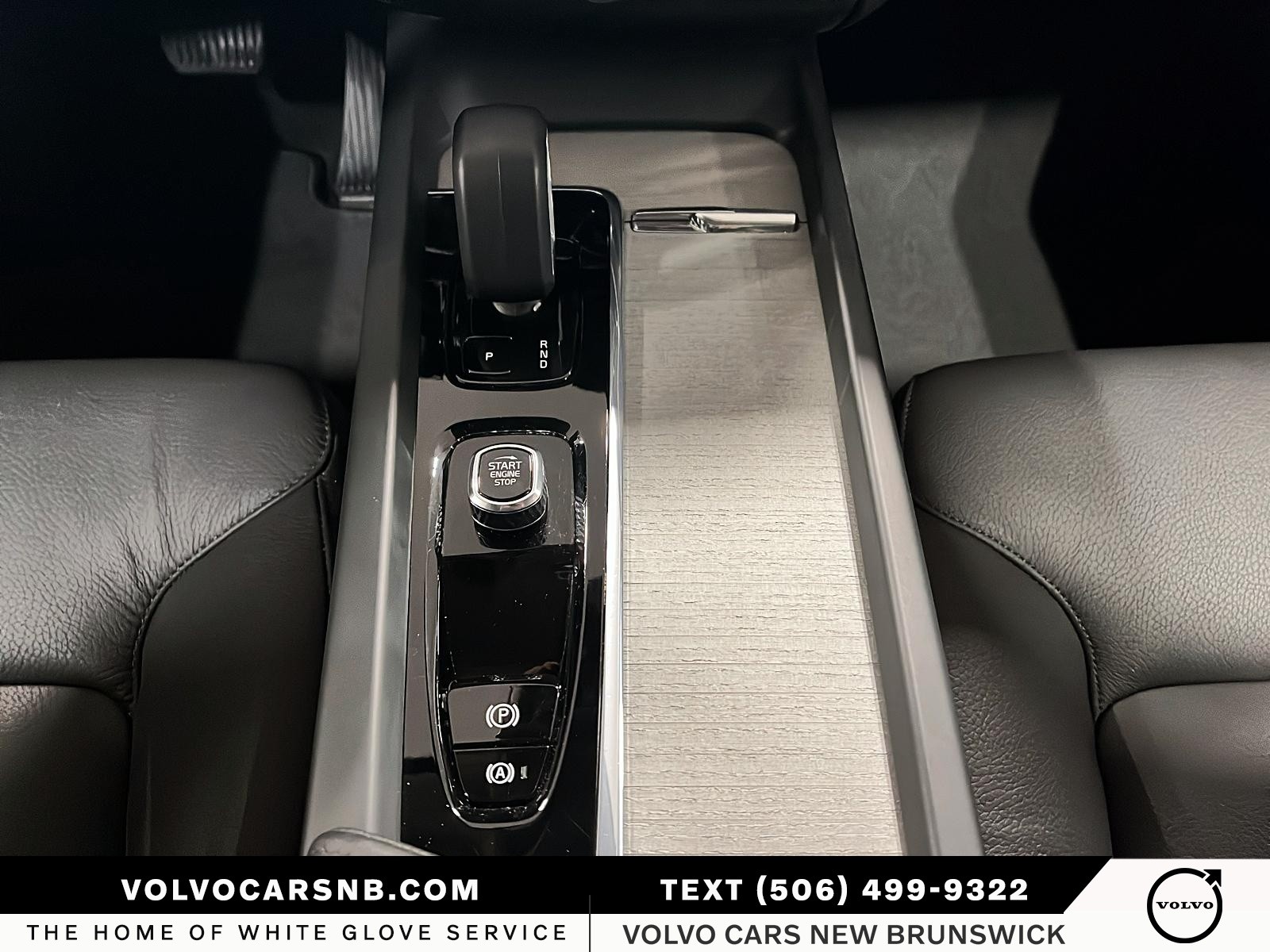 2025 Volvo XC60 B5 Plus Dark Theme