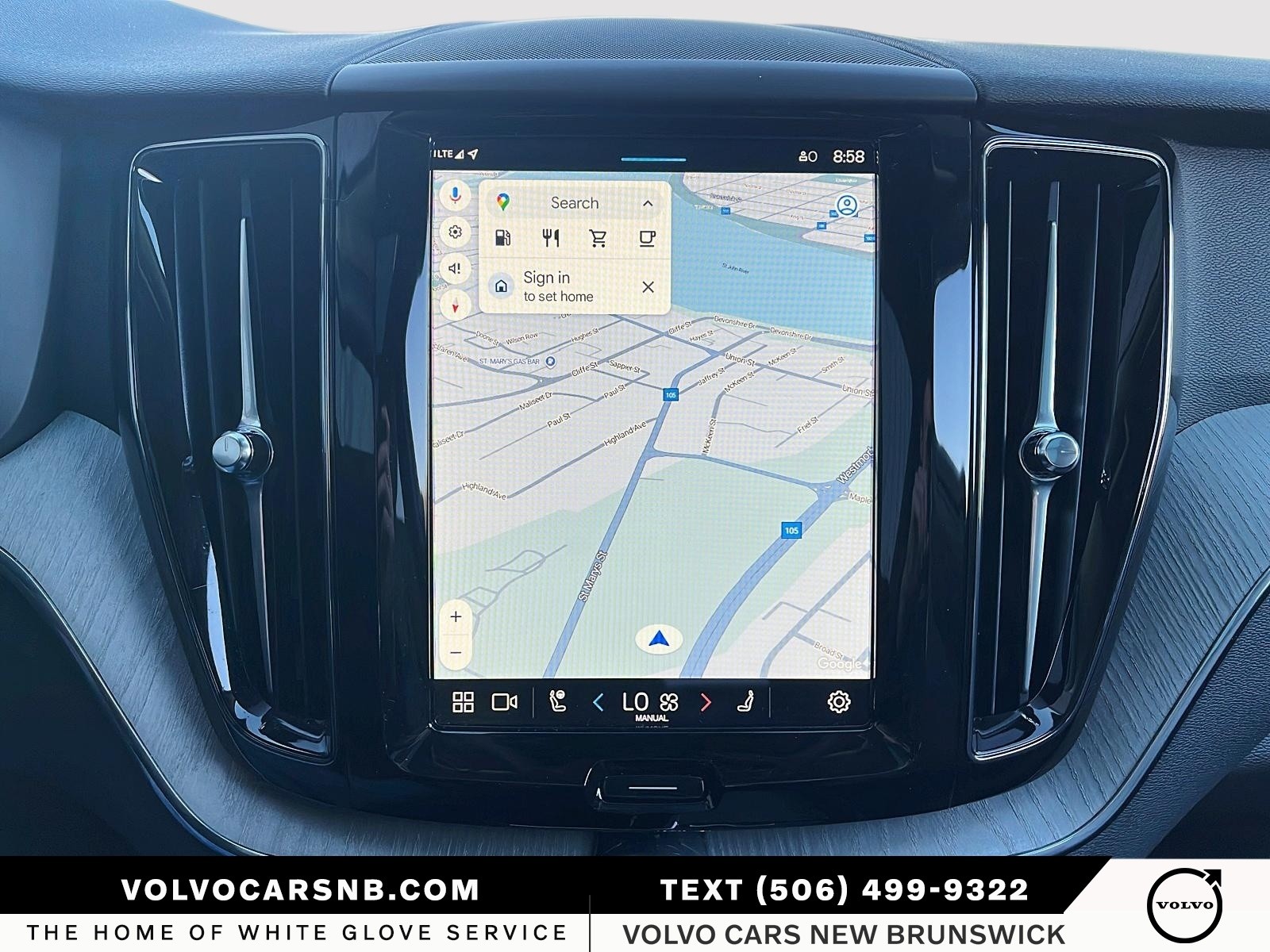 2025 Volvo XC60 B5 Plus Dark Theme