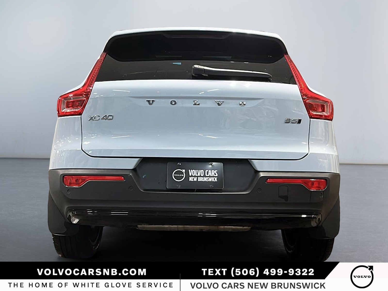 2025 Volvo XC40 B5 Plus Dark Theme