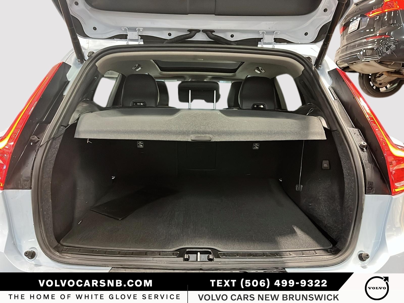 2025 Volvo XC40 B5 Plus Dark Theme