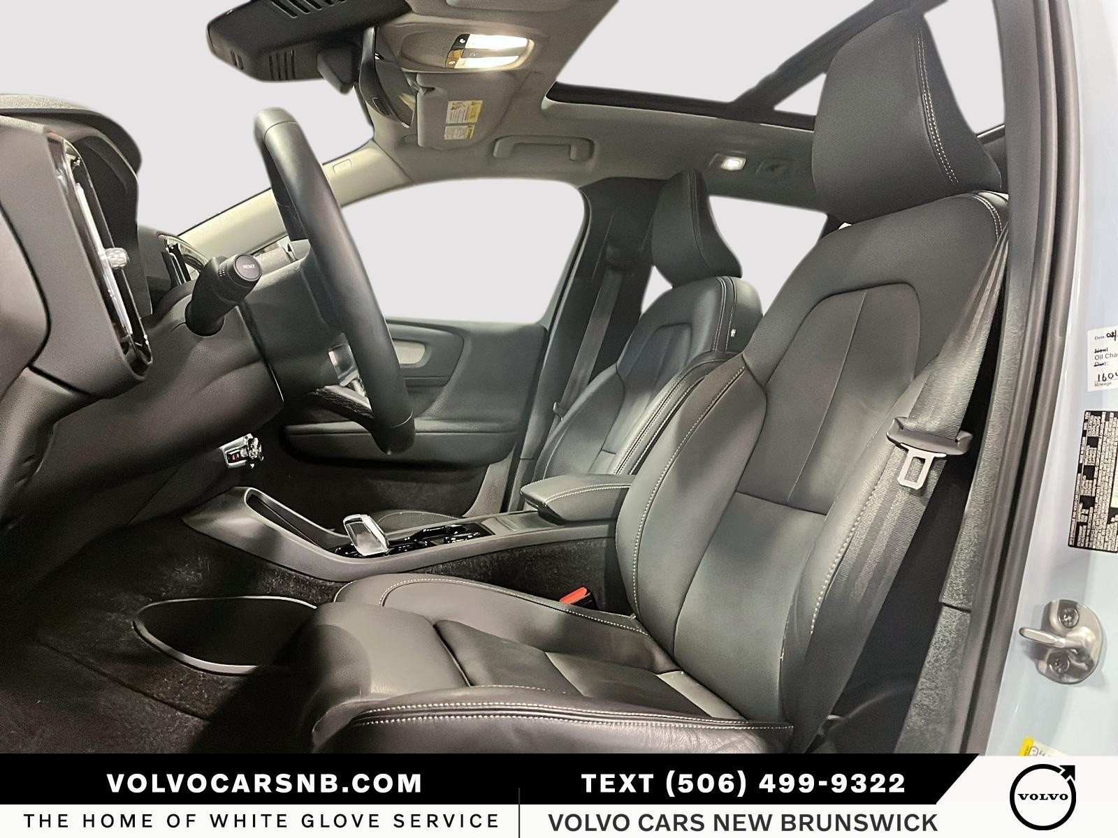 2025 Volvo XC40 B5 Plus Dark Theme