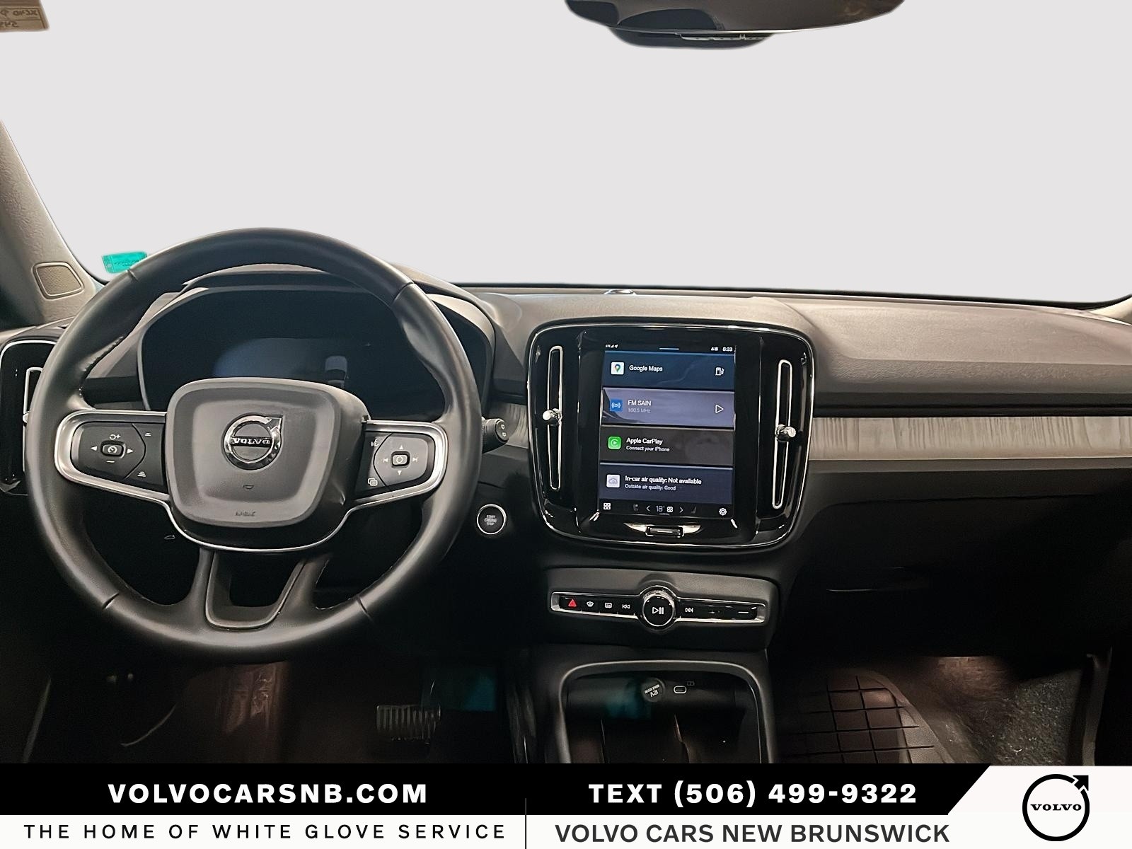 2025 Volvo XC40 B5 Plus Dark Theme