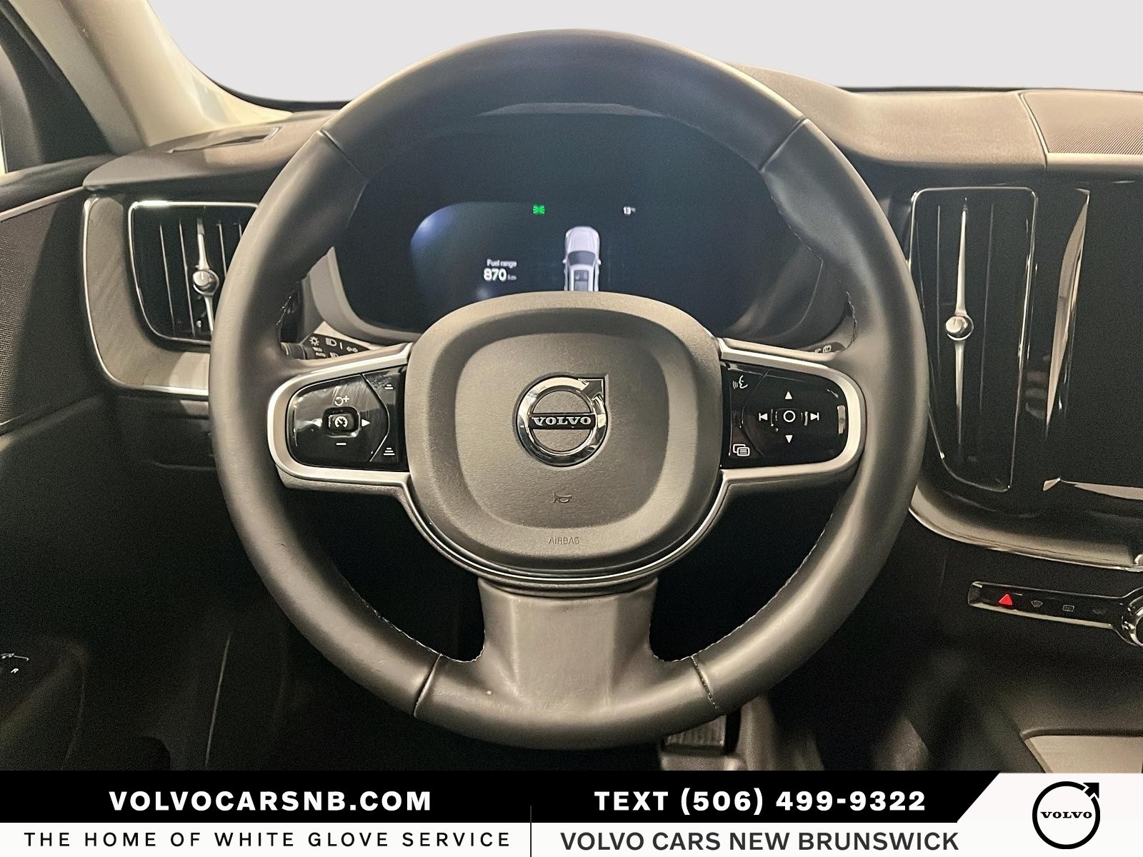 2025 Volvo XC60 B5 Plus Dark Theme