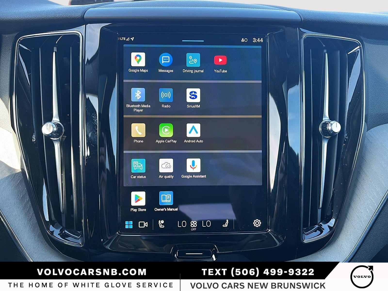 2025 Volvo XC60 B5 Plus Dark Theme