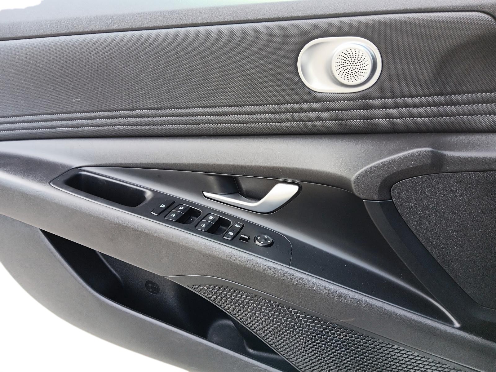 2023 Hyundai Elantra Preferred