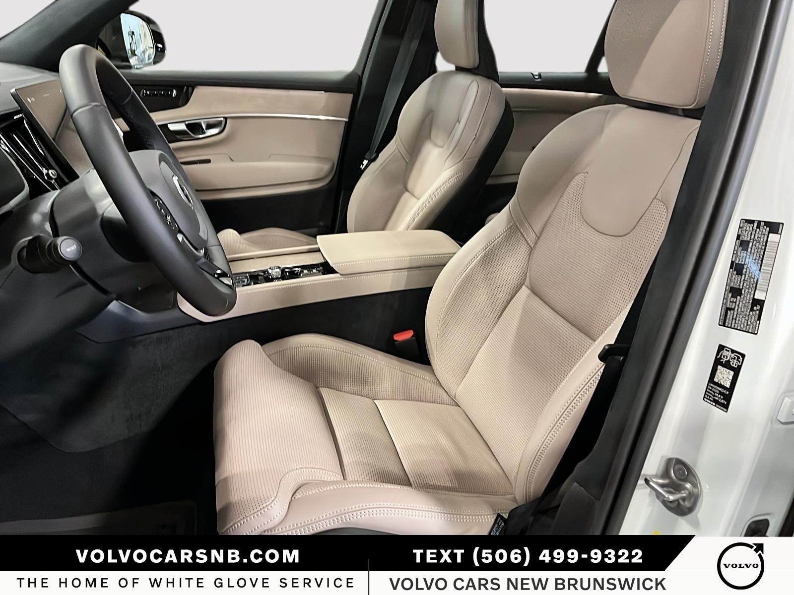 2026 Volvo XC90 B6 Ultra Bright Theme