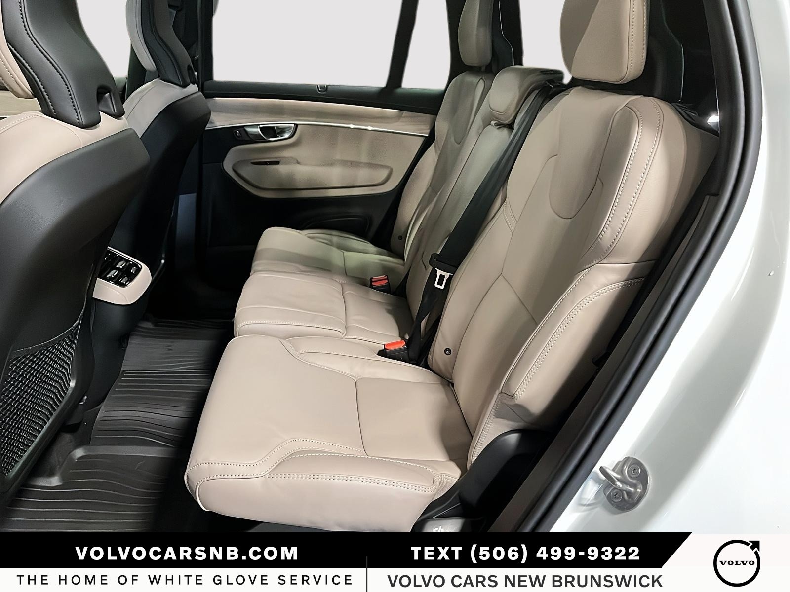 2026 Volvo XC90 B6 Ultra Bright Theme