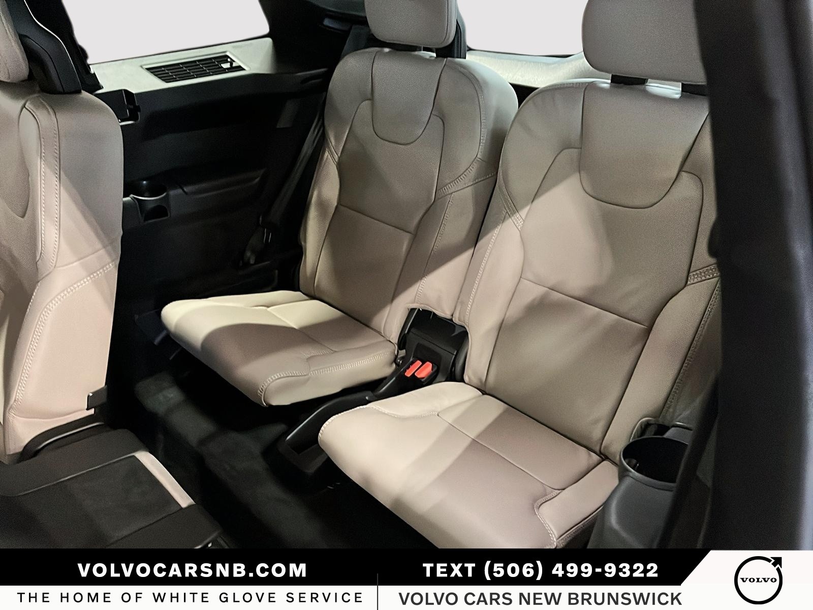 2026 Volvo XC90 B6 Ultra Bright Theme