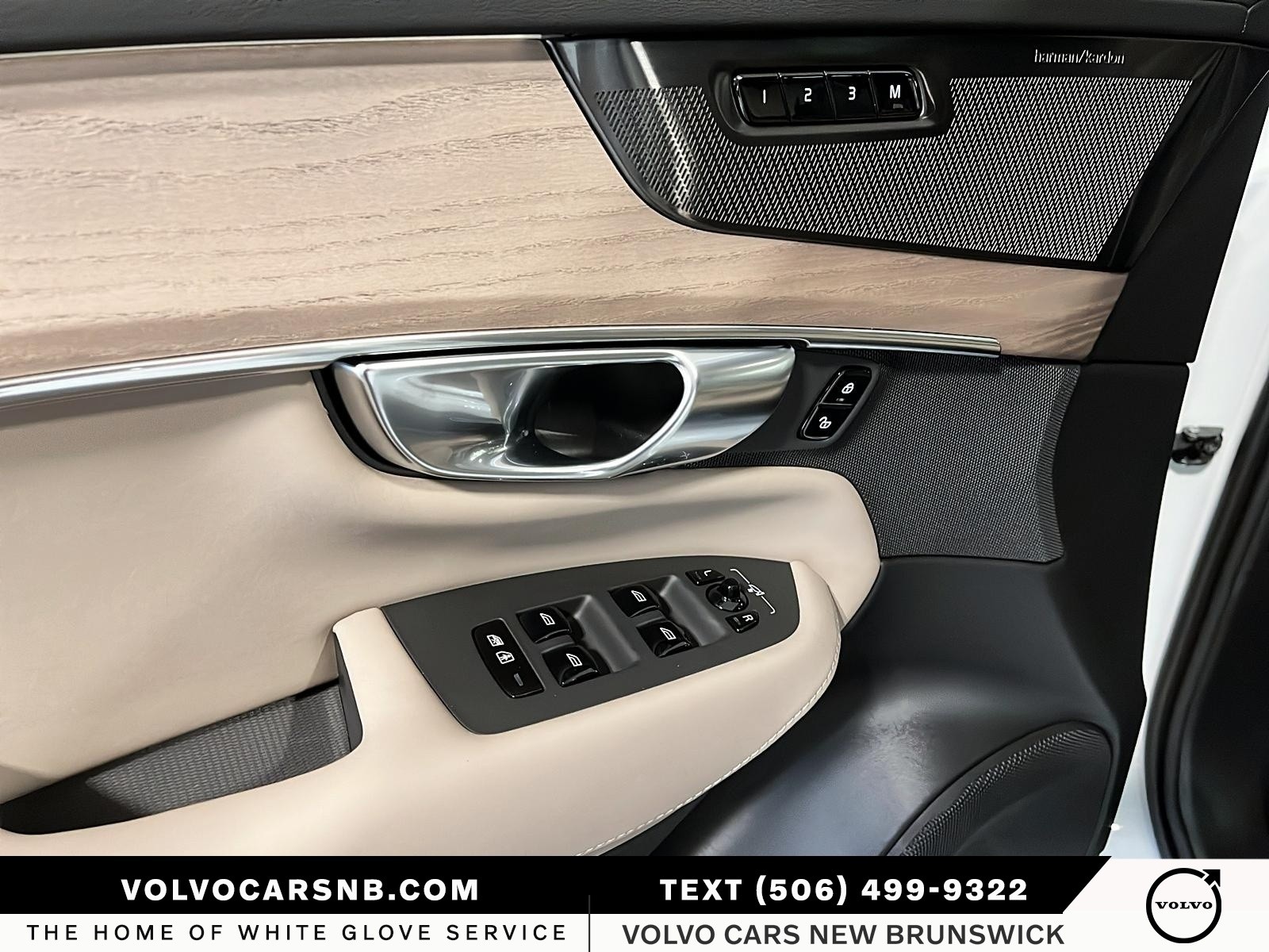 2026 Volvo XC90 B6 Ultra Bright Theme