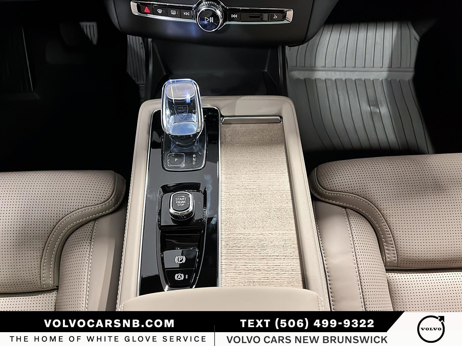 2026 Volvo XC90 B6 Ultra Bright Theme