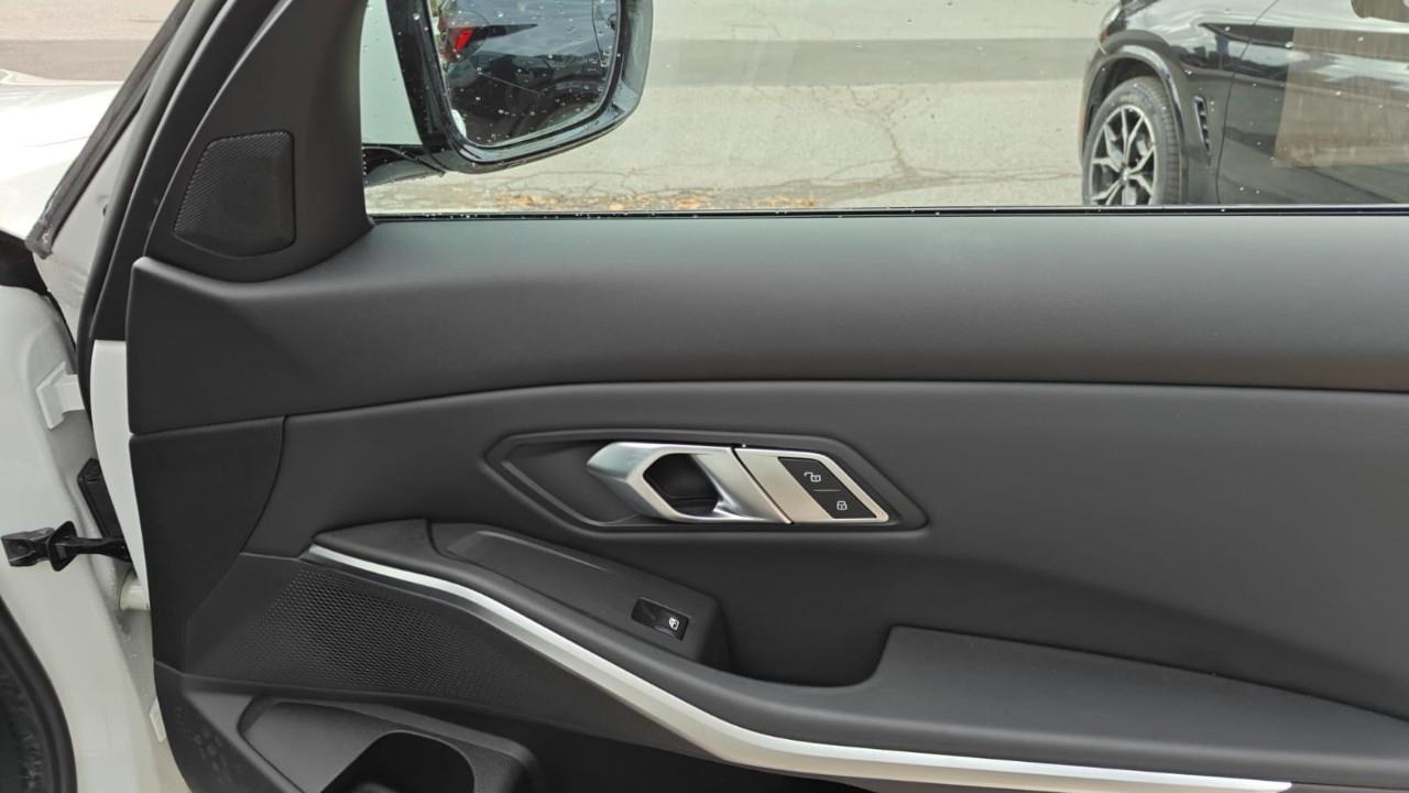 2022 BMW 330i xDrive, 多伦多, 全款车