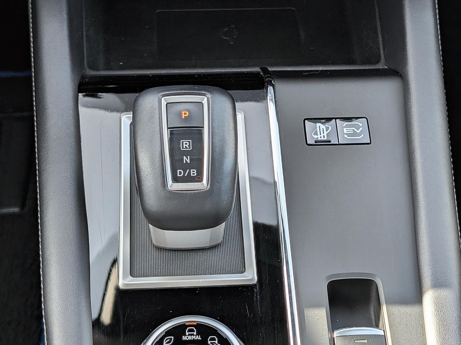 2024 Mitsubishi Outlander Plug-In Hybrid LE