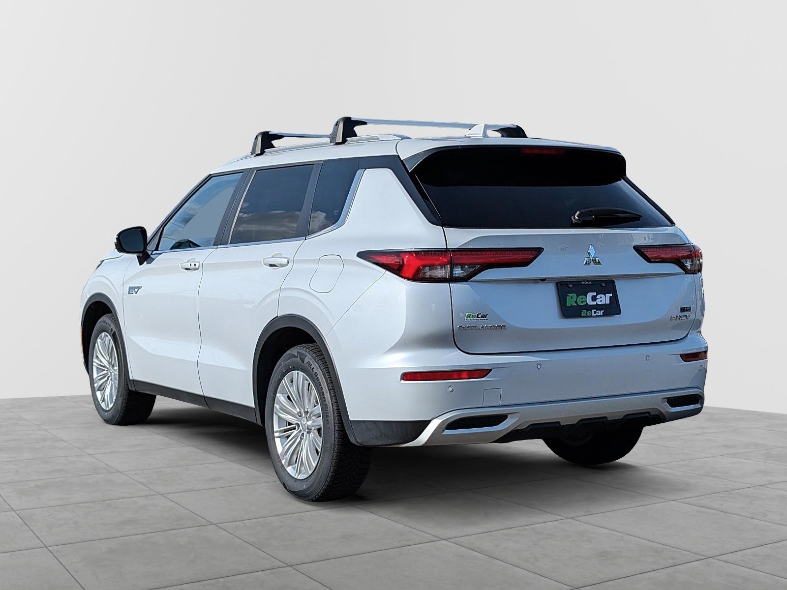 2024 Mitsubishi Outlander Plug-In Hybrid LE