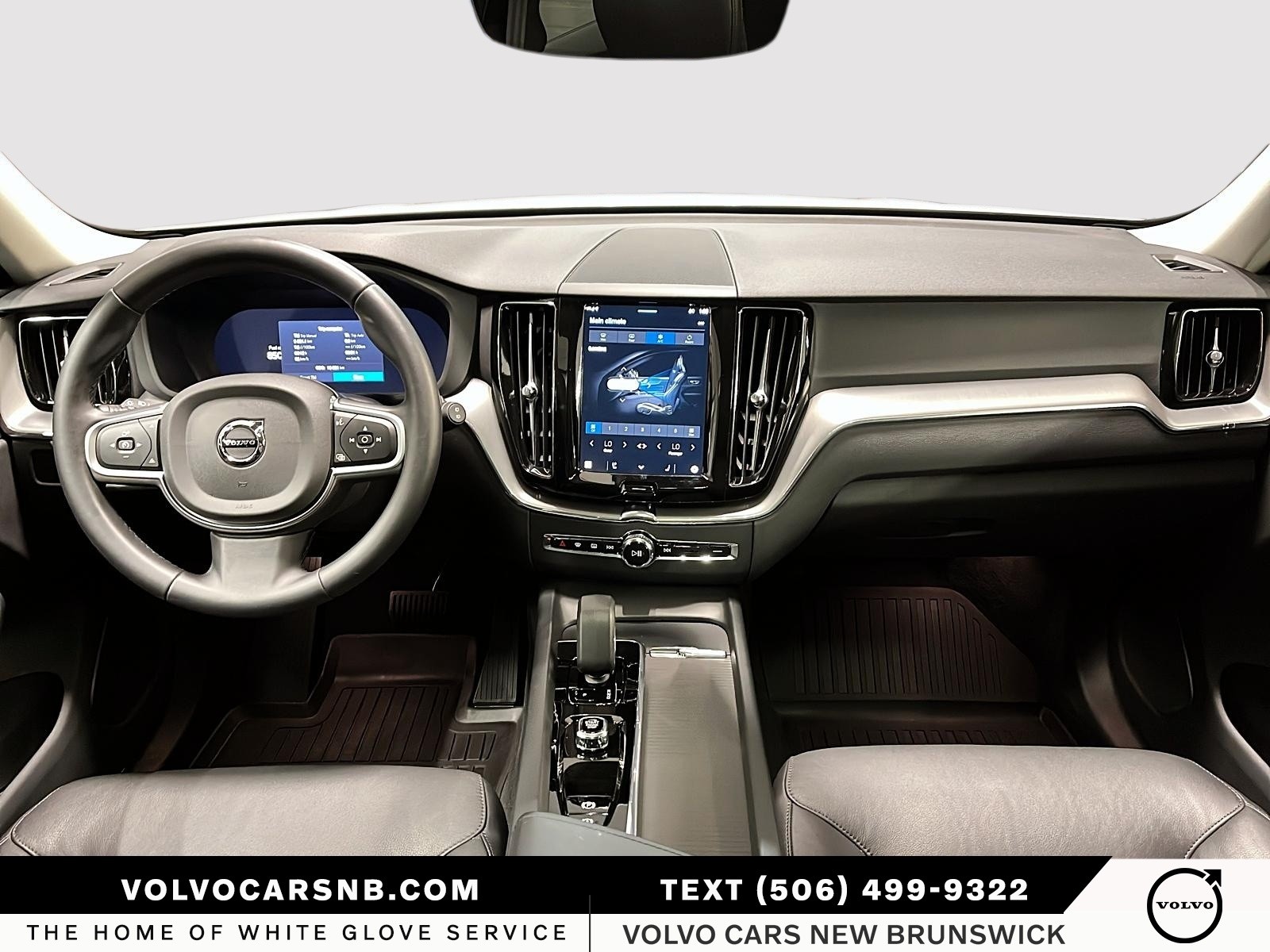 2025 Volvo XC60 B5 Core Dark Theme