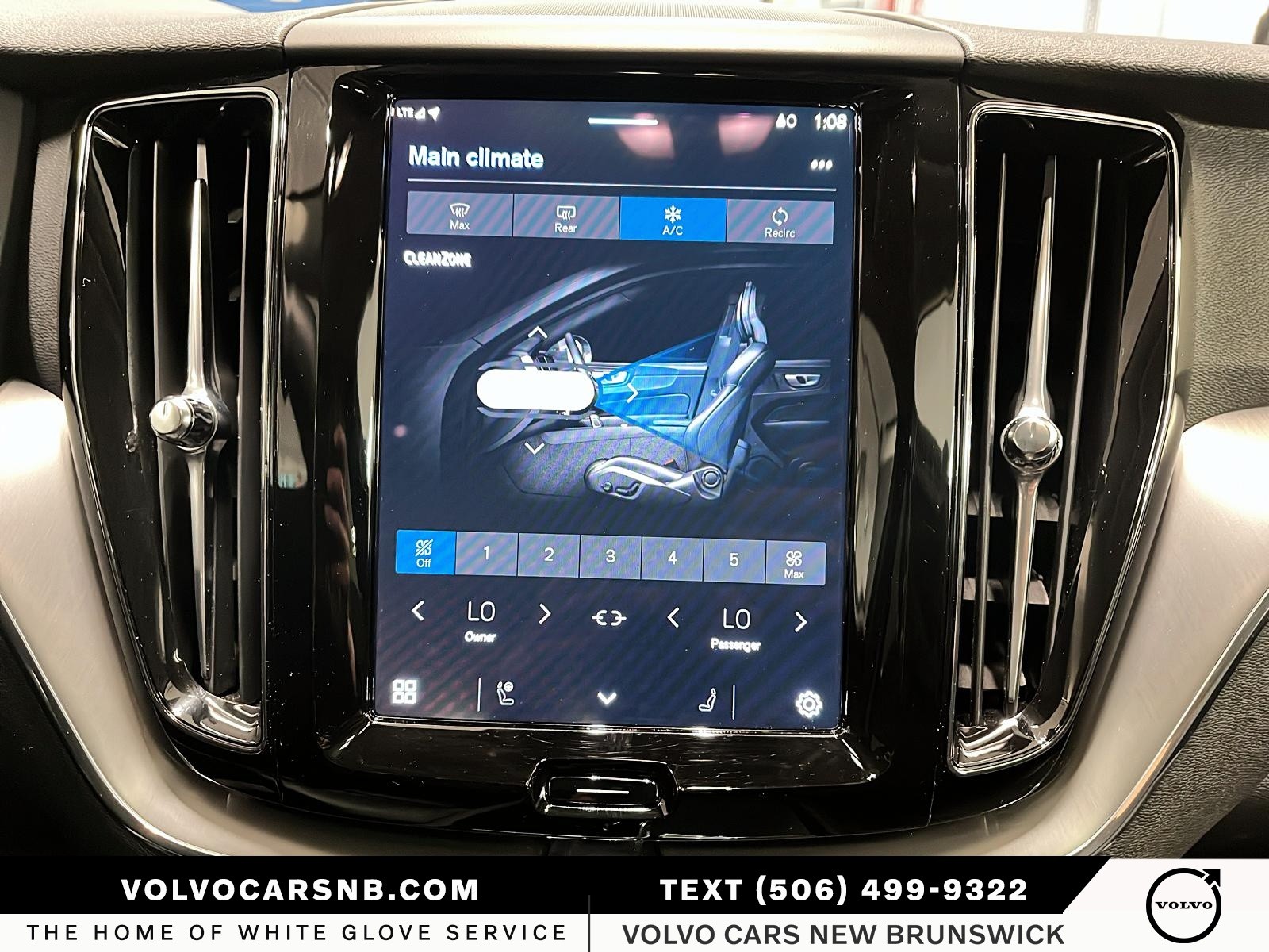 2025 Volvo XC60 B5 Core Dark Theme