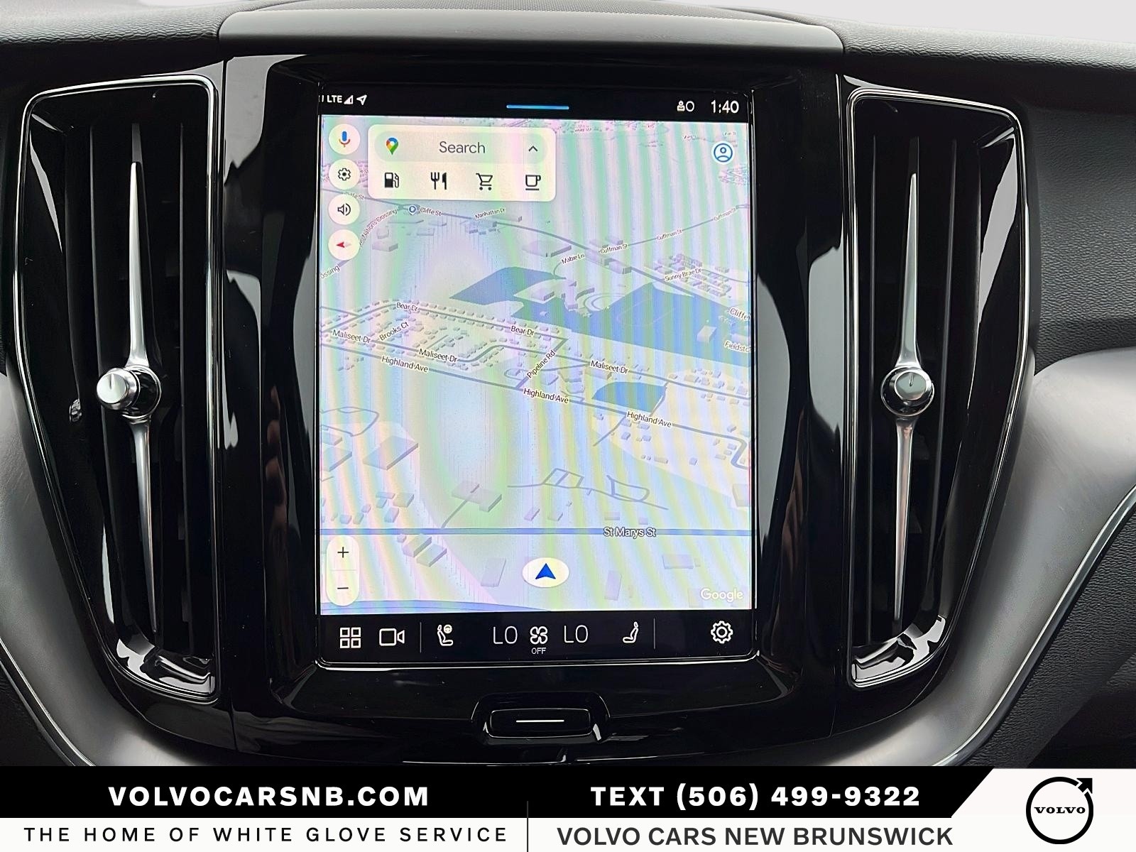 2025 Volvo XC60 B5 Core Dark Theme