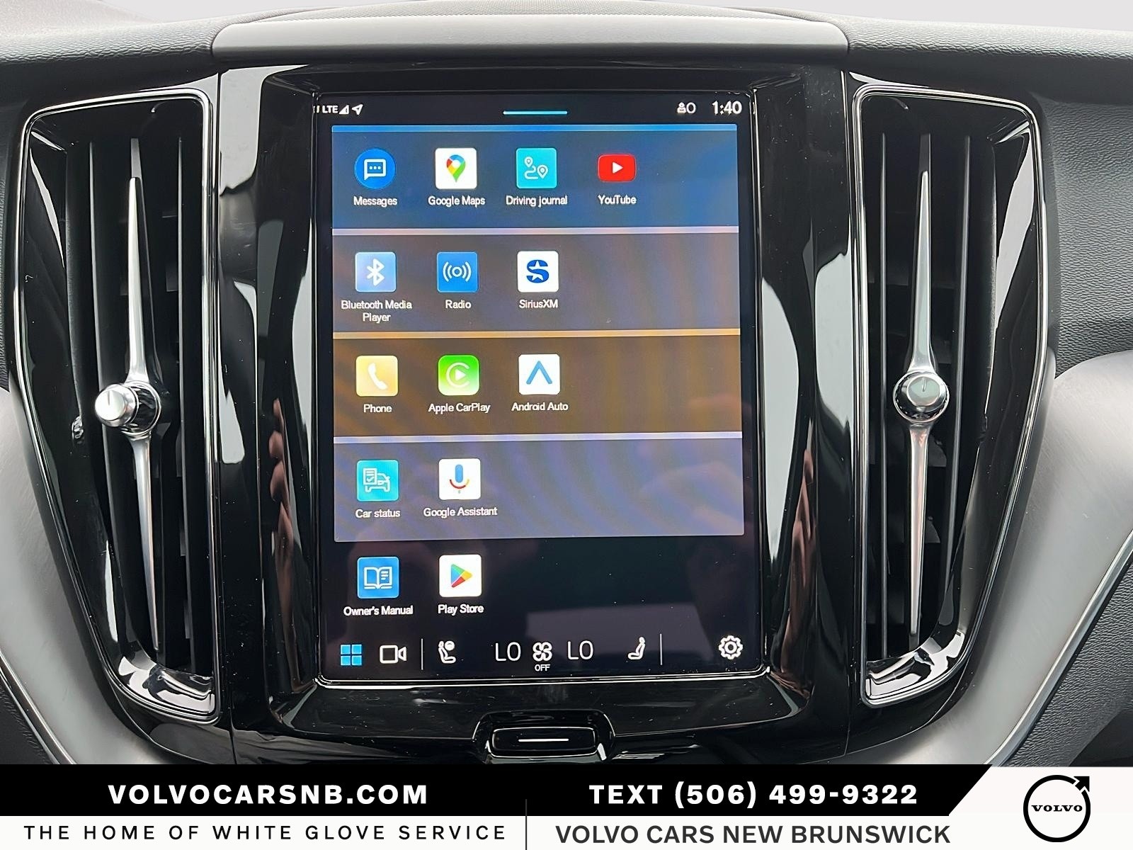 2025 Volvo XC60 B5 Core Dark Theme