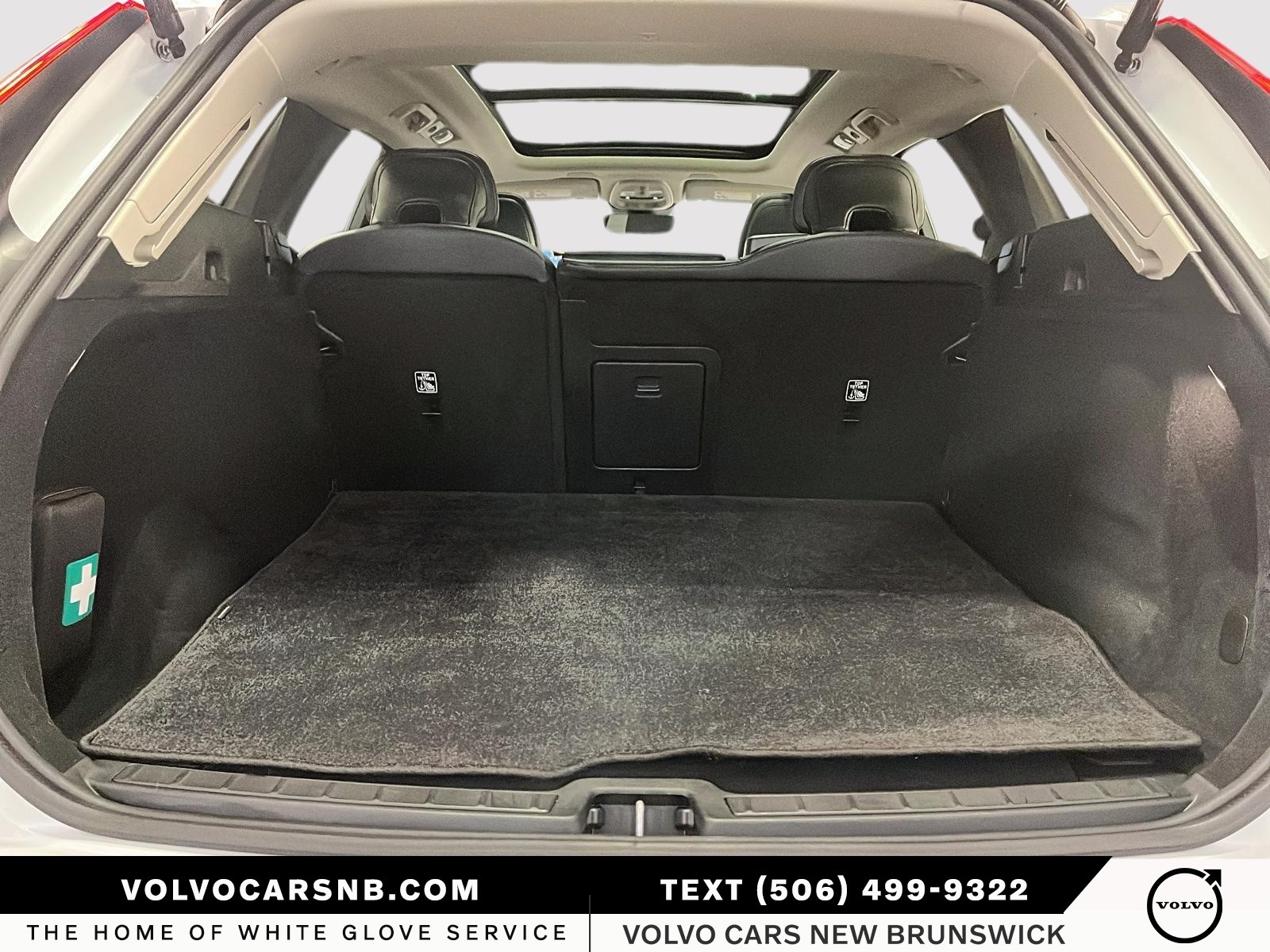 2025 Volvo XC60 B5 Core Dark Theme