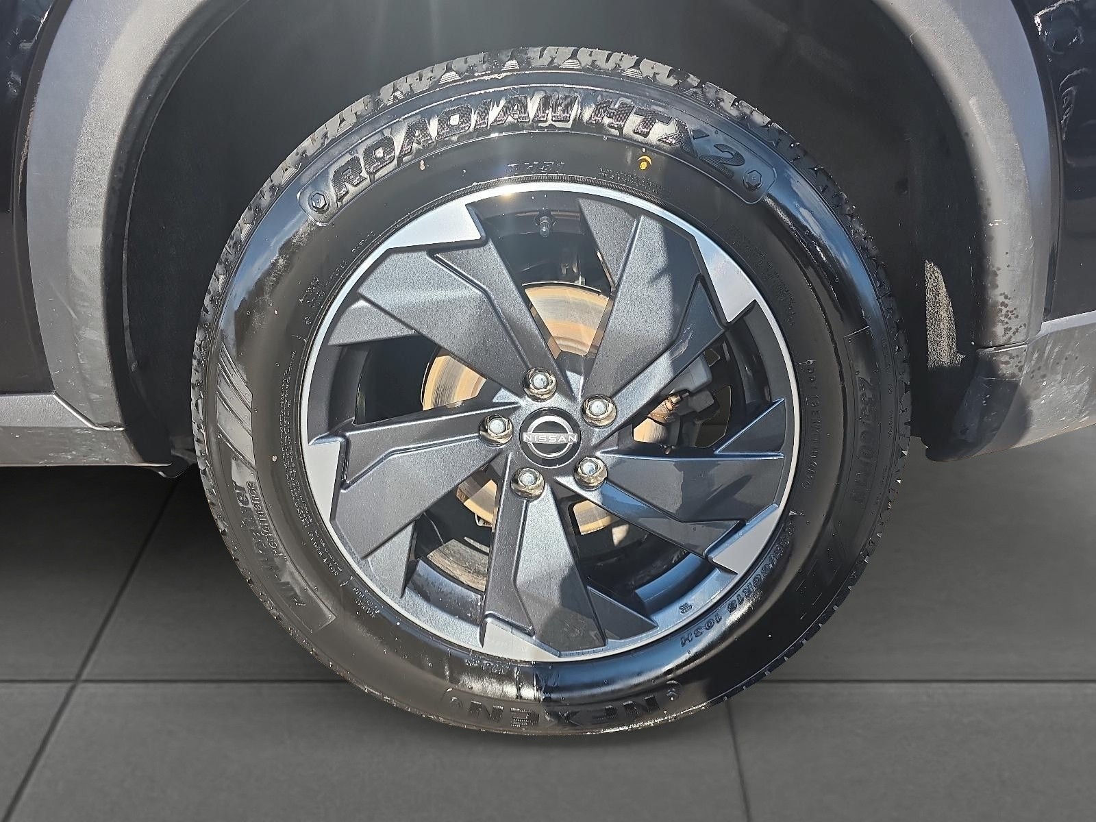 2024 Nissan Rogue SV Moonroof