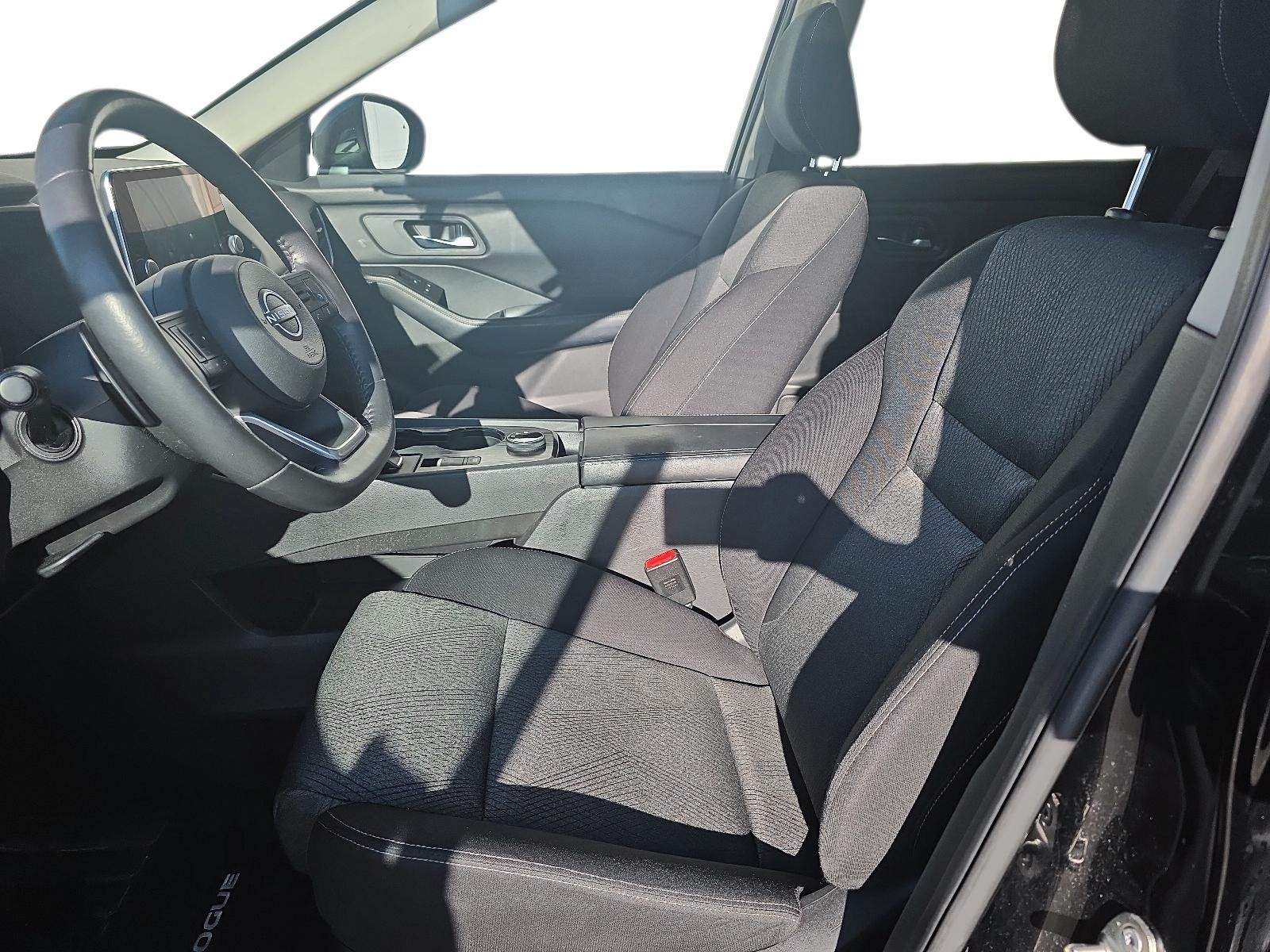 2024 Nissan Rogue SV Moonroof