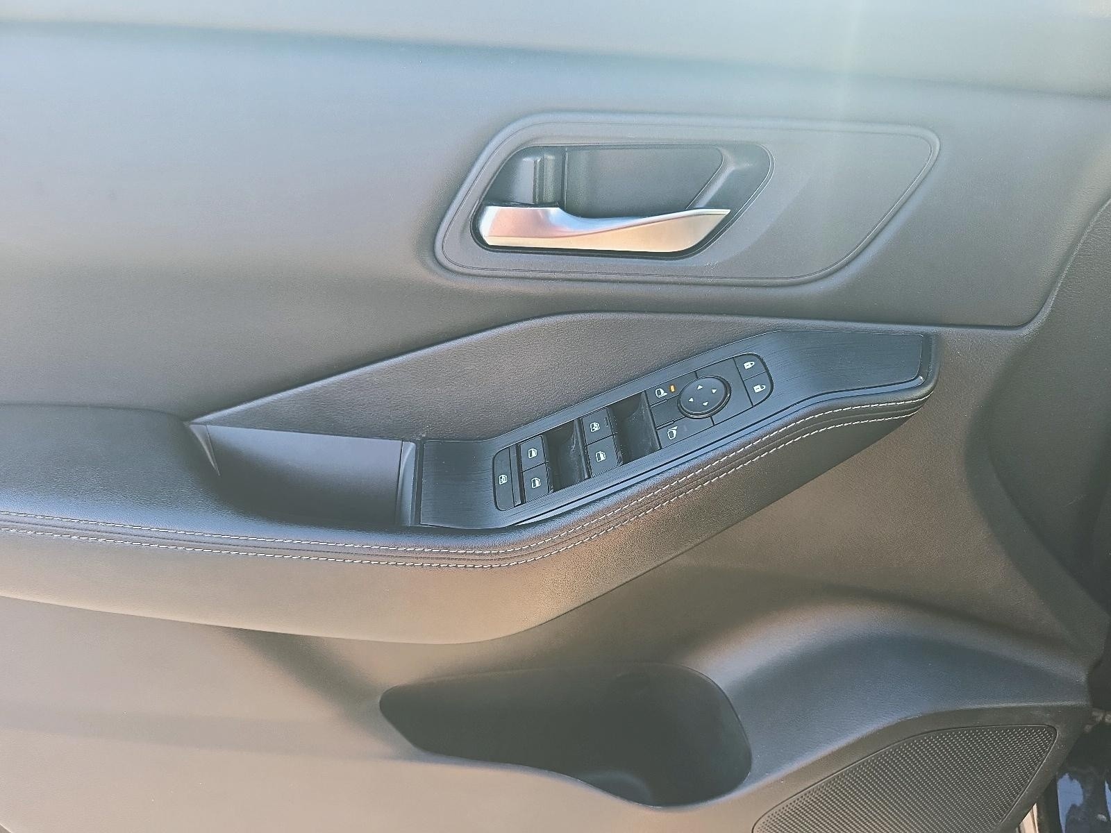 2024 Nissan Rogue SV Moonroof