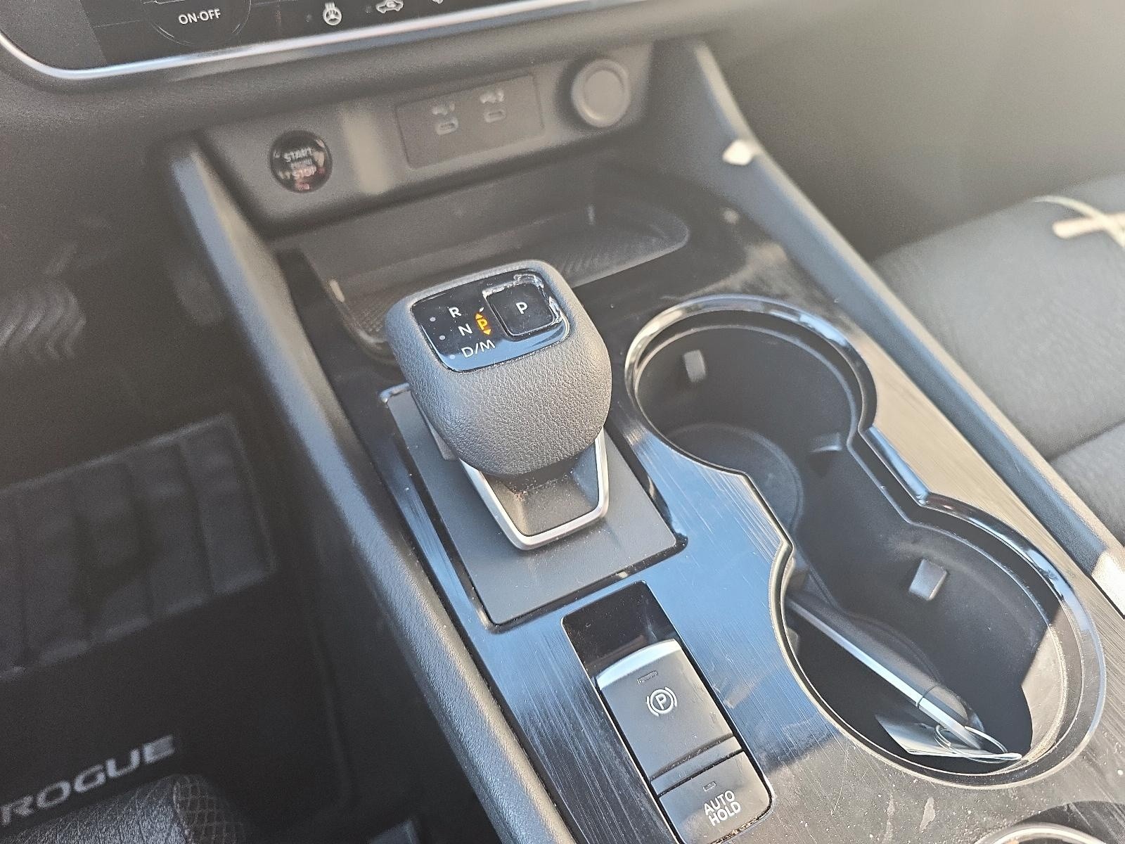2024 Nissan Rogue SV Moonroof
