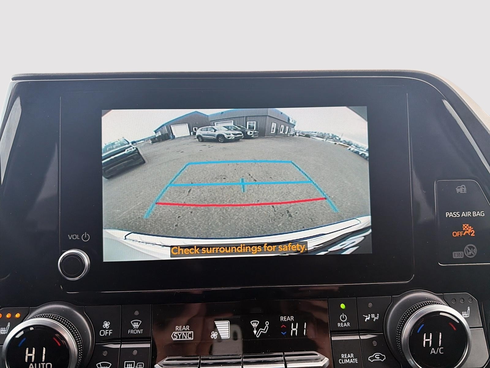 2023 Toyota Highlander LE