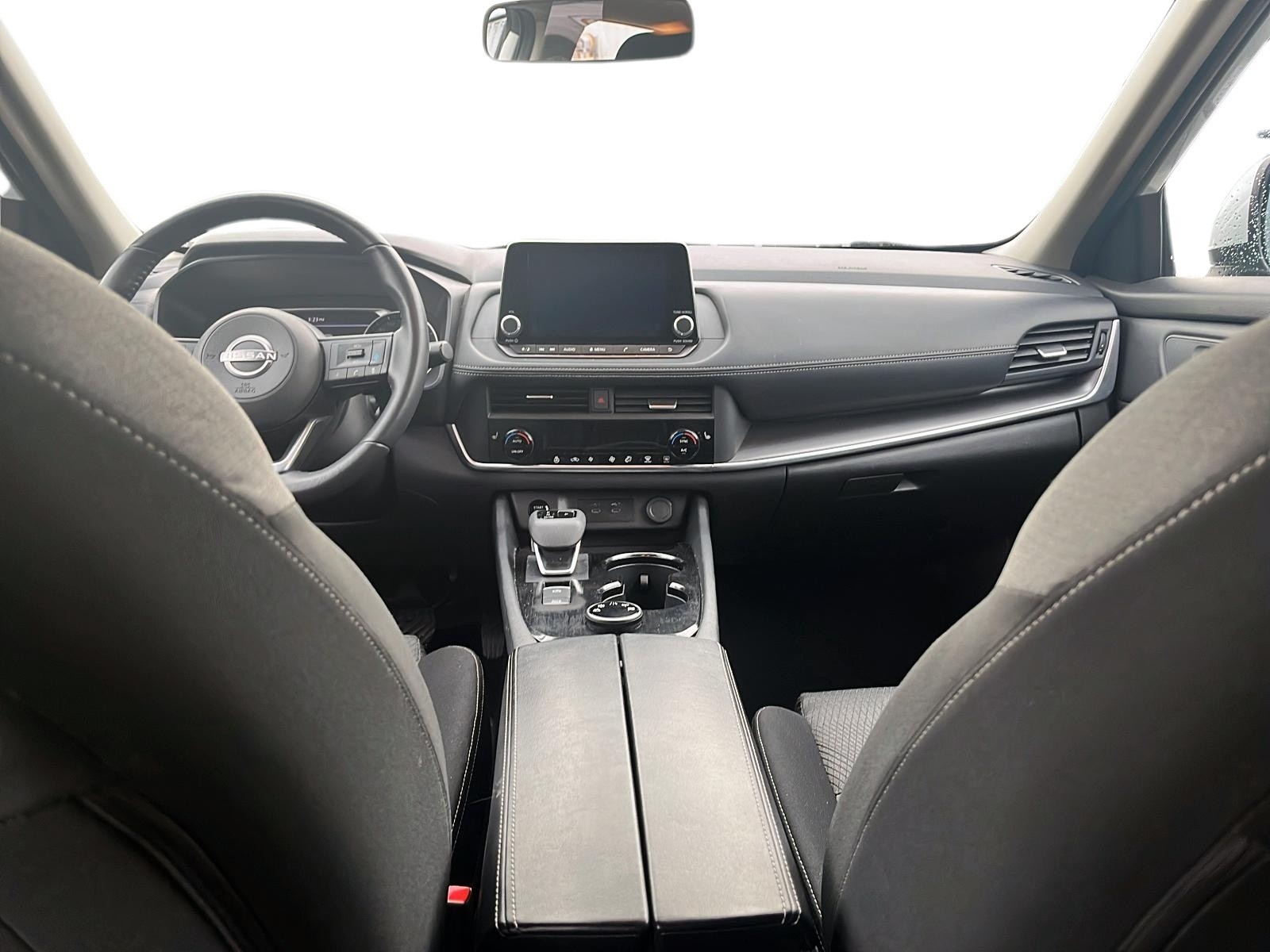 2024 Nissan Rogue SV Moonroof