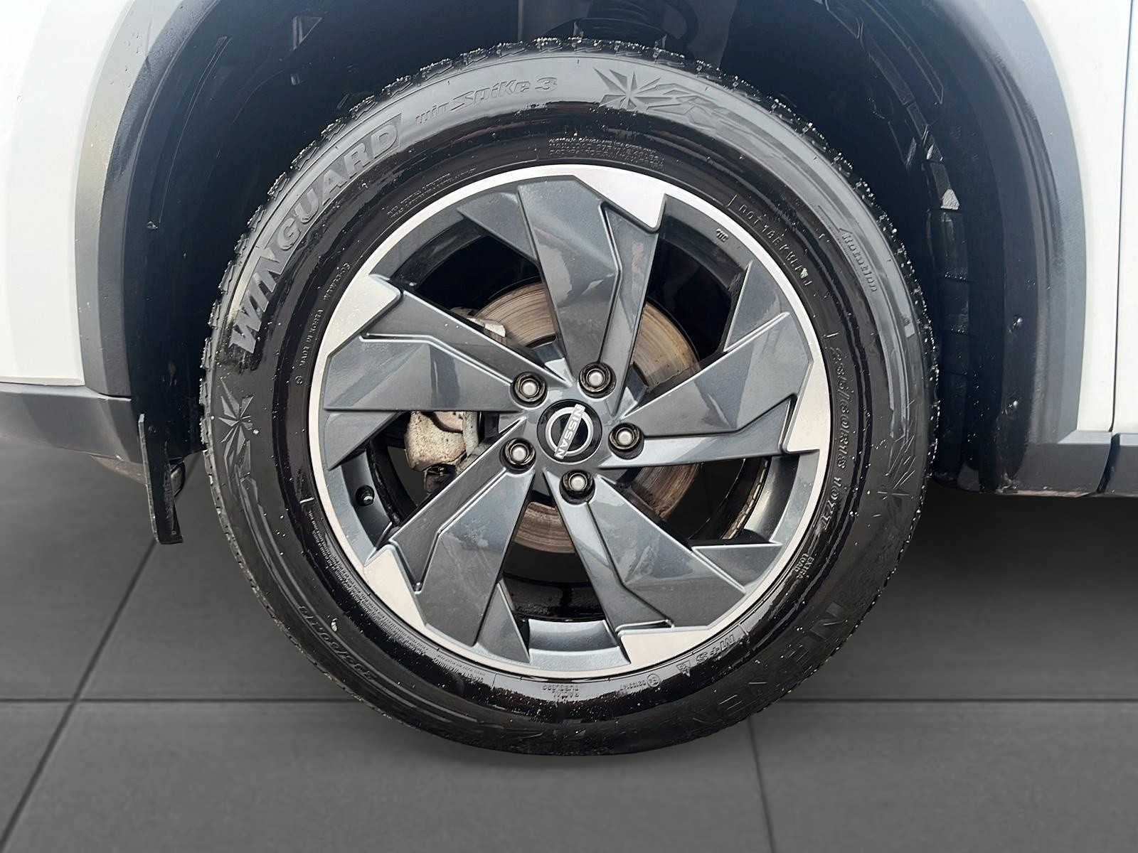 2024 Nissan Rogue SV Moonroof