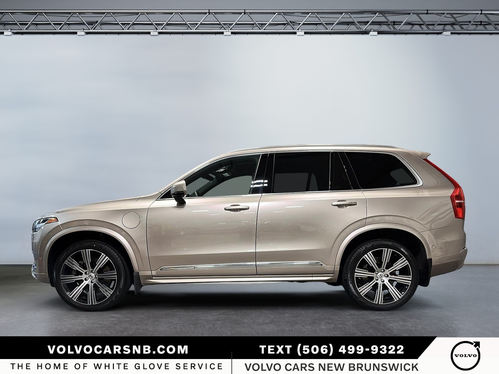 2024 Volvo XC90 Recharge Plug-In Hybrid T8 Ultimate Bright Theme